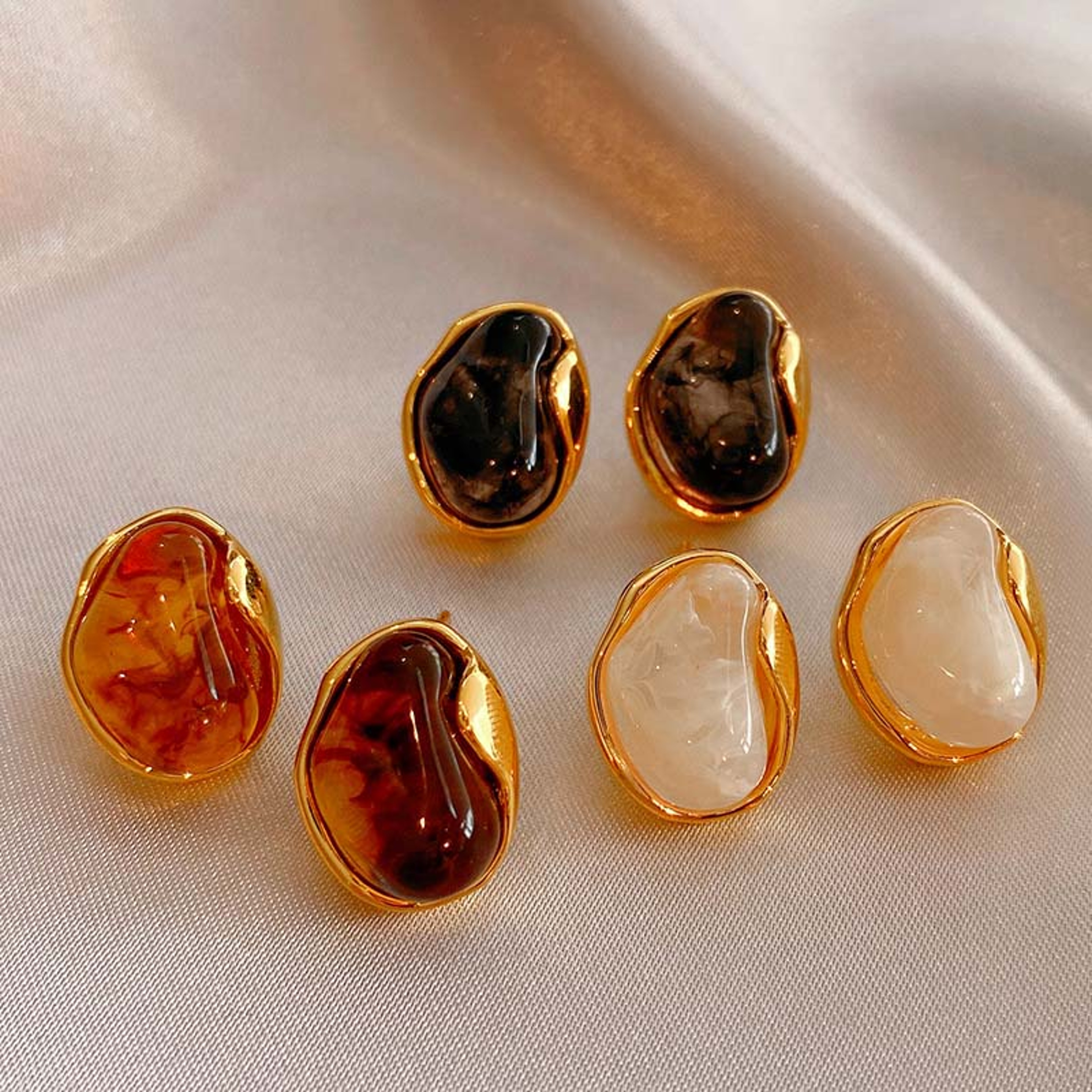 Elegant Amber Stone Earrings Irregular Geometric Stud Earrings For Women 0
