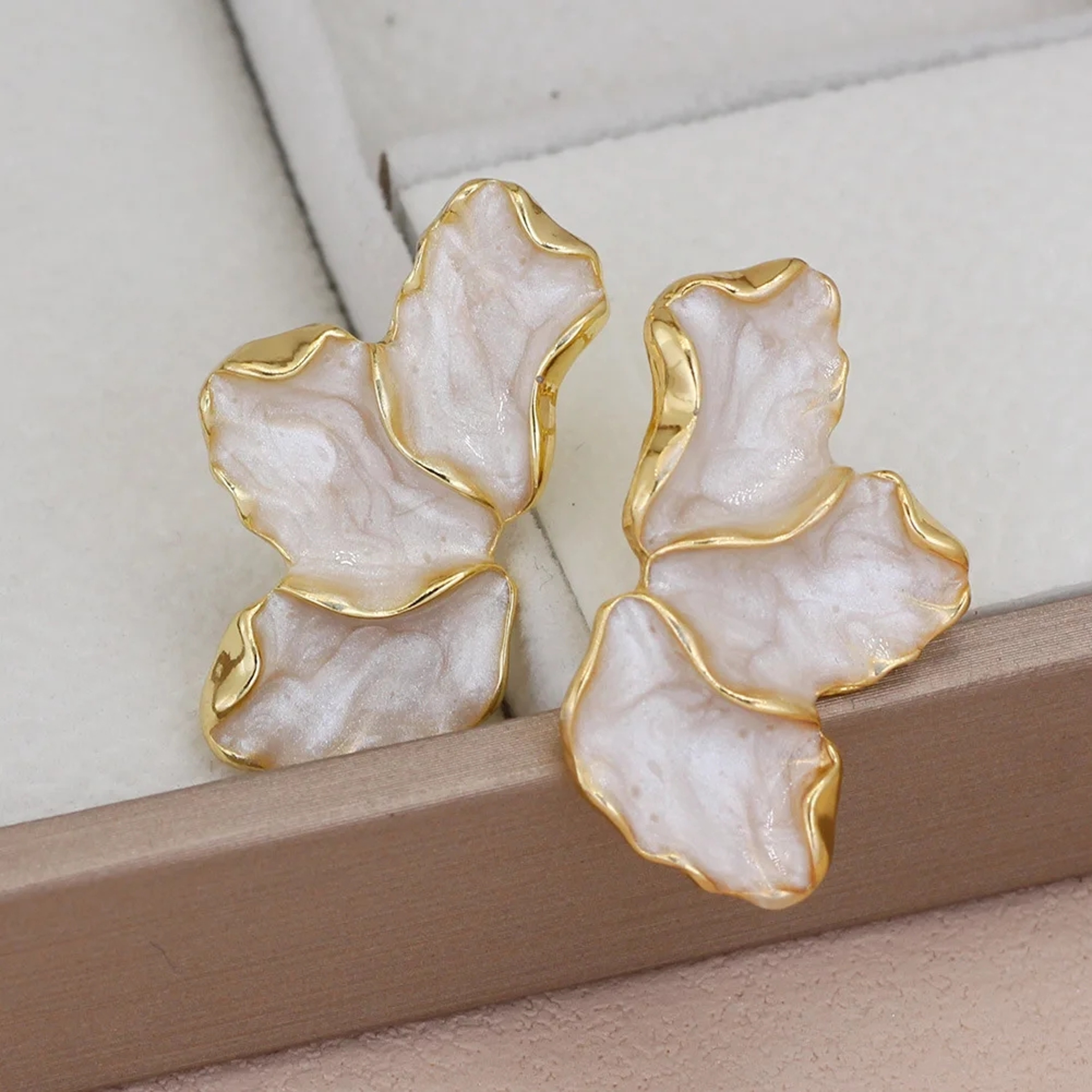 Elegant Flower Earrings White Enamel Petal Stud Earrings For Women 7