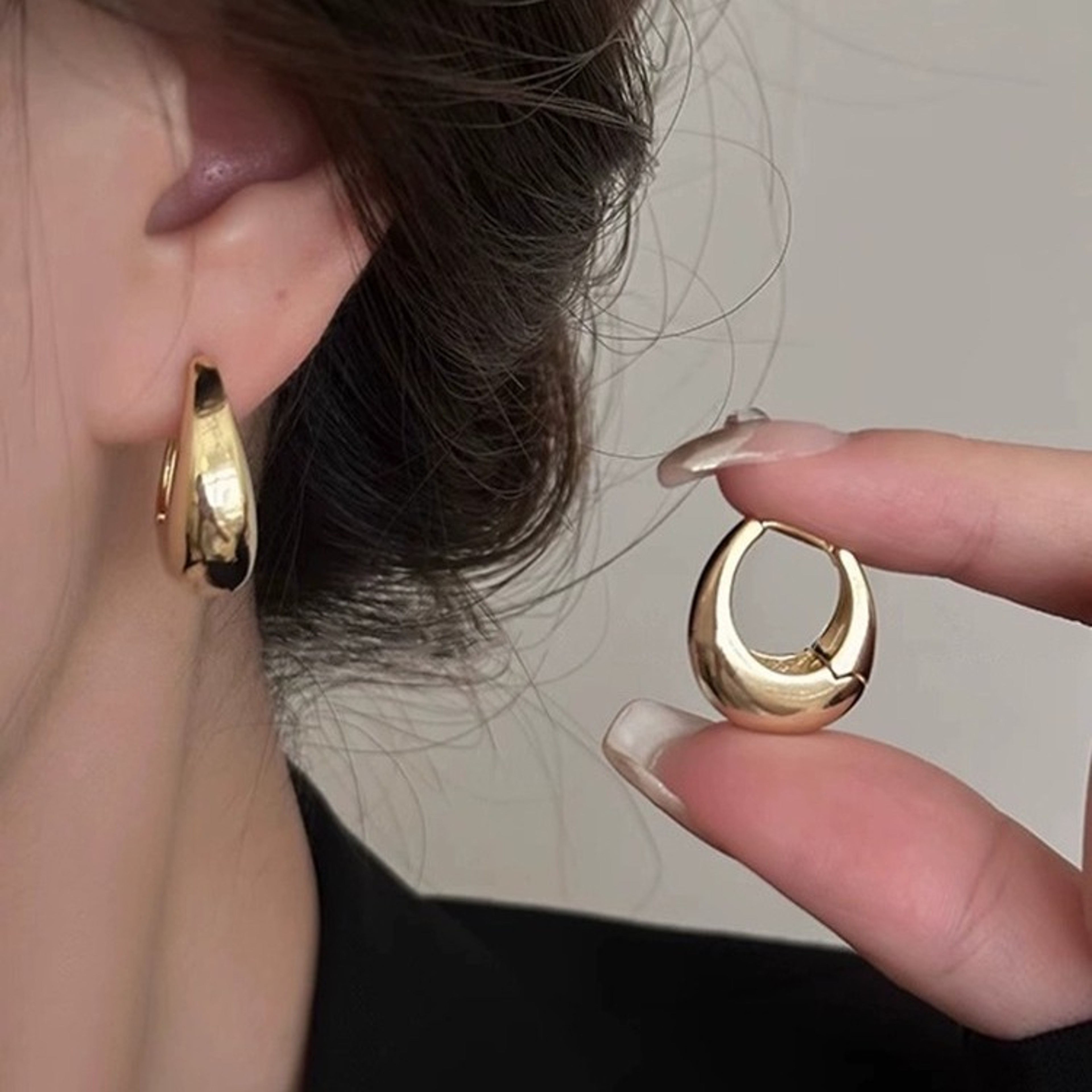 Vintage Statement Earrings for Women Gold Pleated Geometric Earrings Studs – view 12