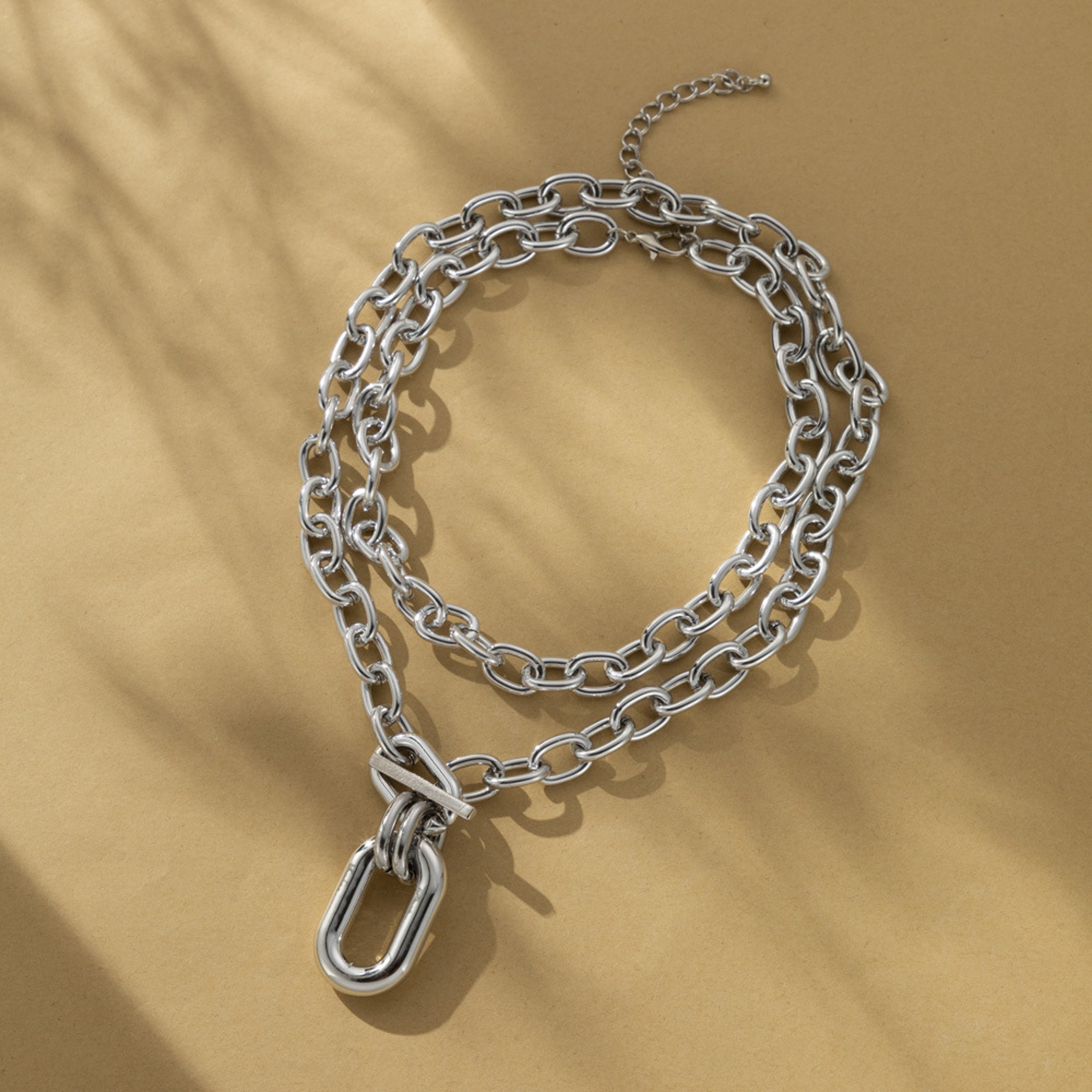 Chunky Chain Oval Pendant Necklace for Women Bold Statement Necklace Fashion Jewelry – view 3
