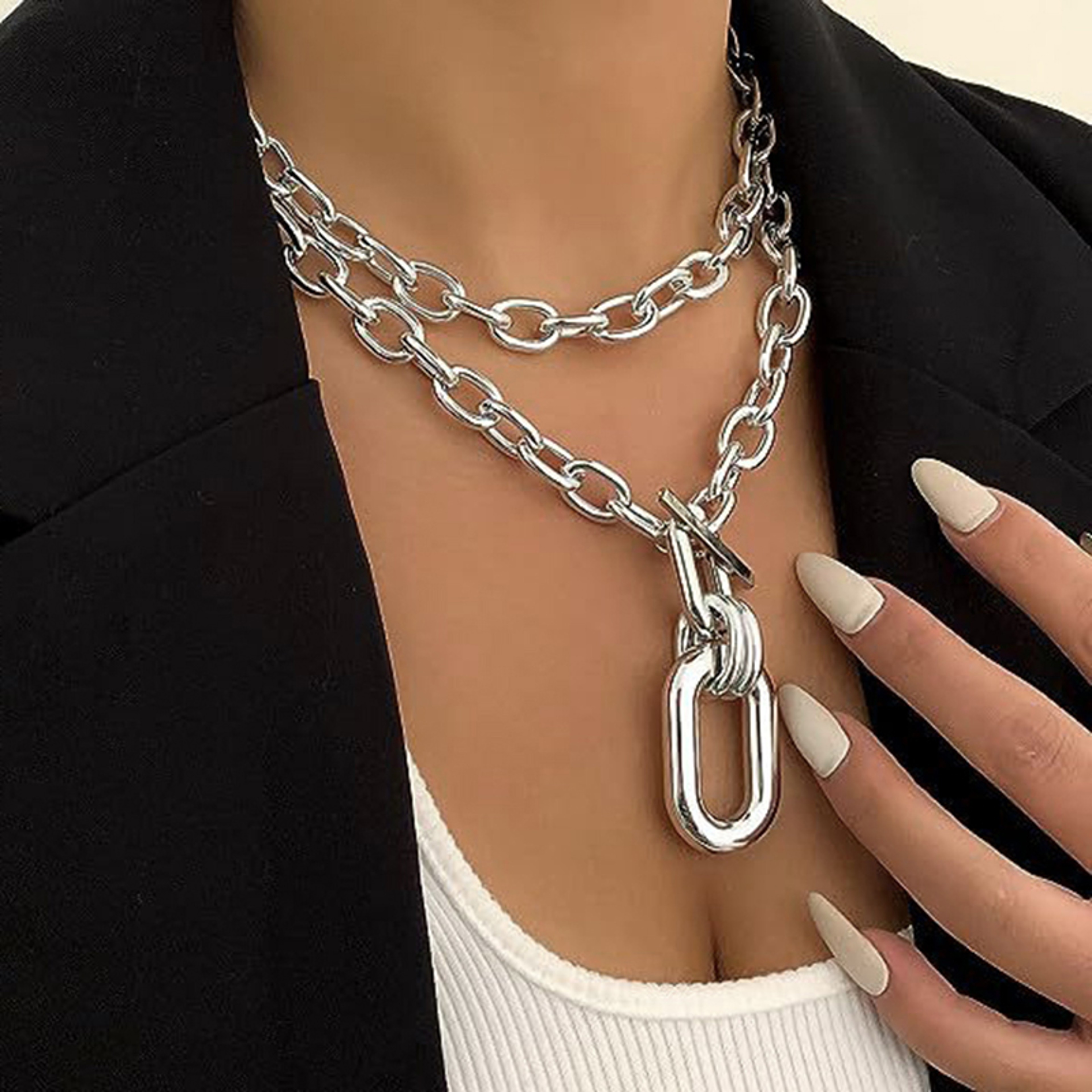 Chunky Chain Oval Pendant Necklace for Women Bold Statement Necklace Fashion Jewelry – view 5