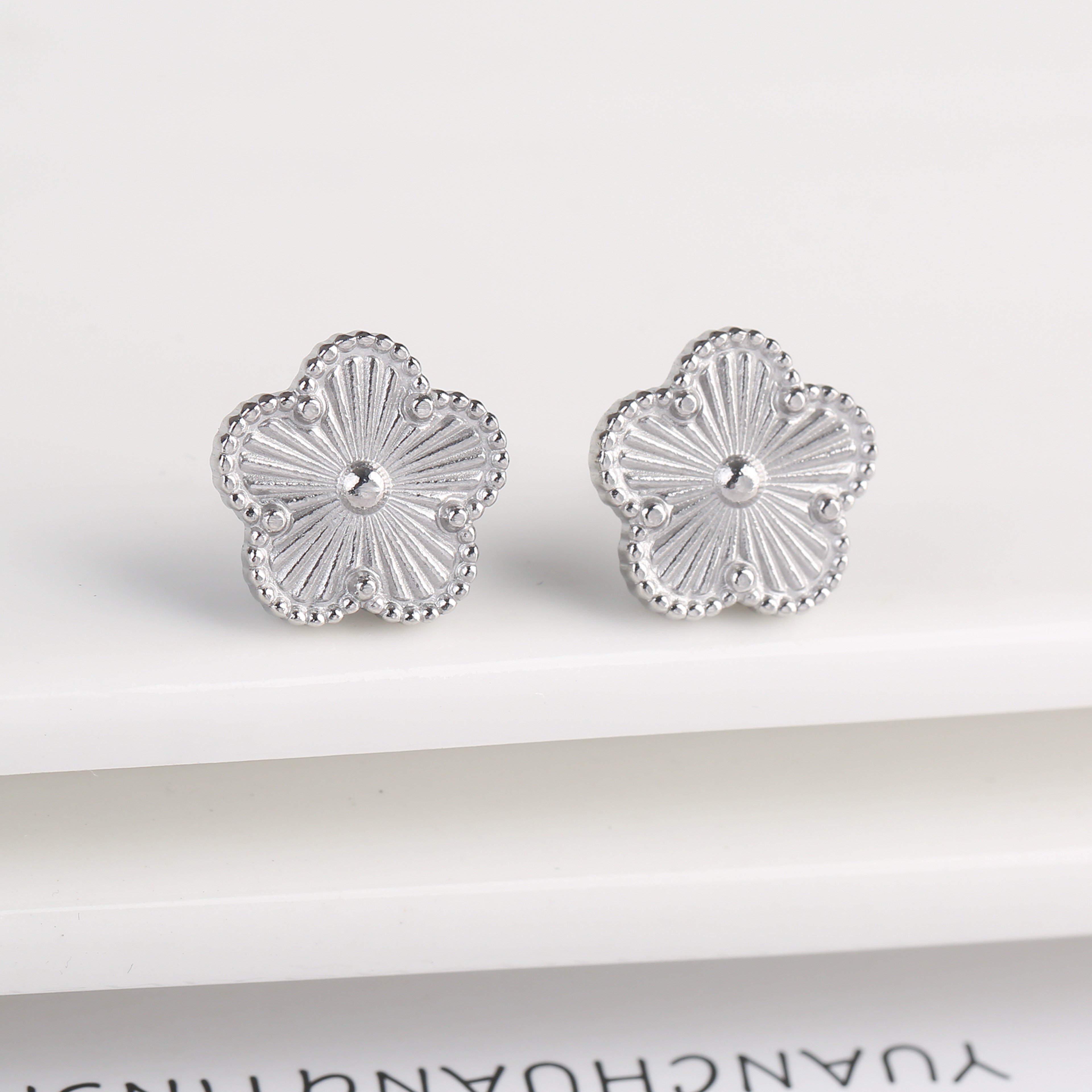 Elegant Stainless Steel Jewelry Set With Five Leaf Flower Necklace Bracelet  Earrings For Women 22