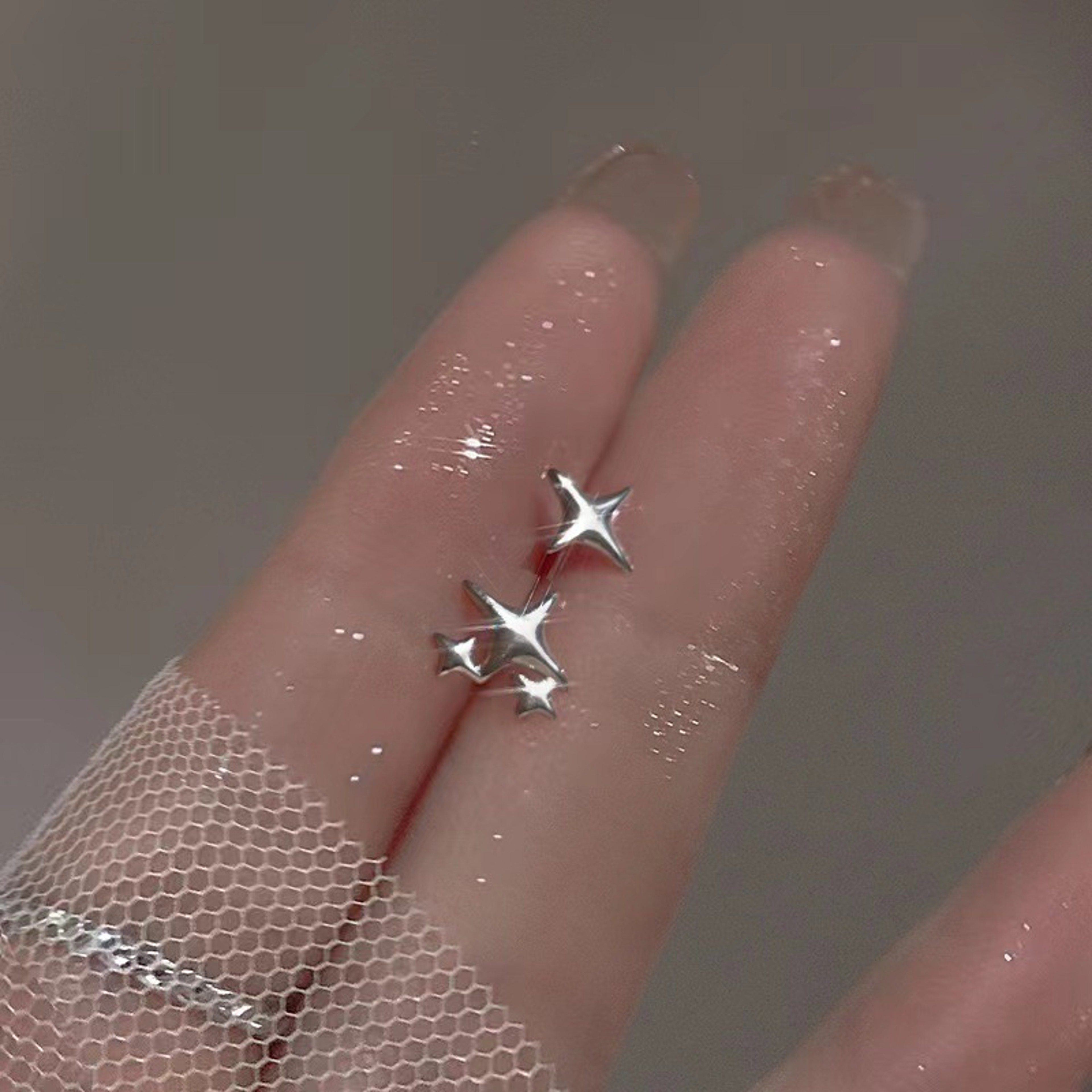 Sparkling Star Hoop Earrings With Rhinestone Tassel Geometric Design For Women 10