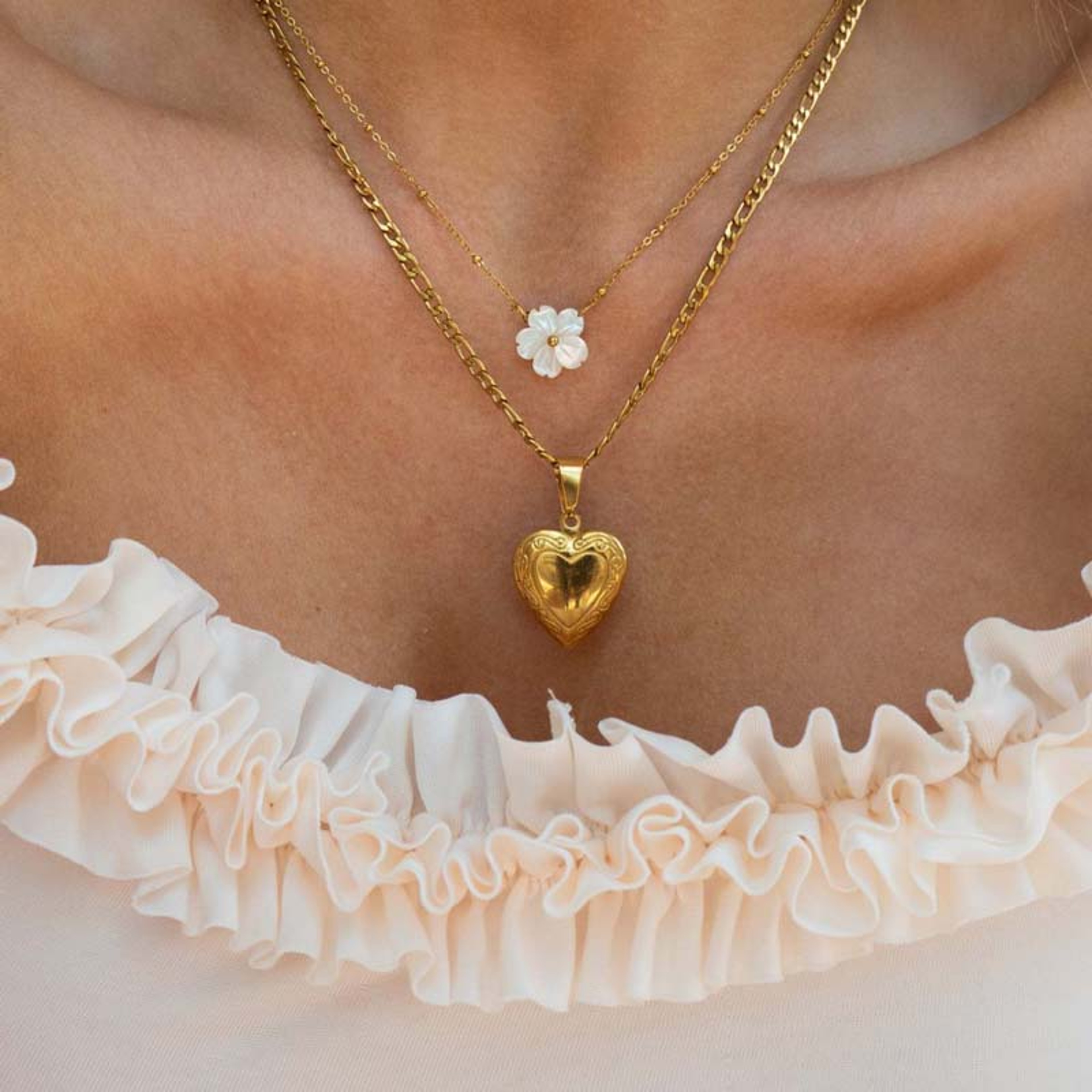 Vintage Gold Shell Flower Pendant Necklace With Heart Charm Stainless Steel Clavicle Necklace For W 1