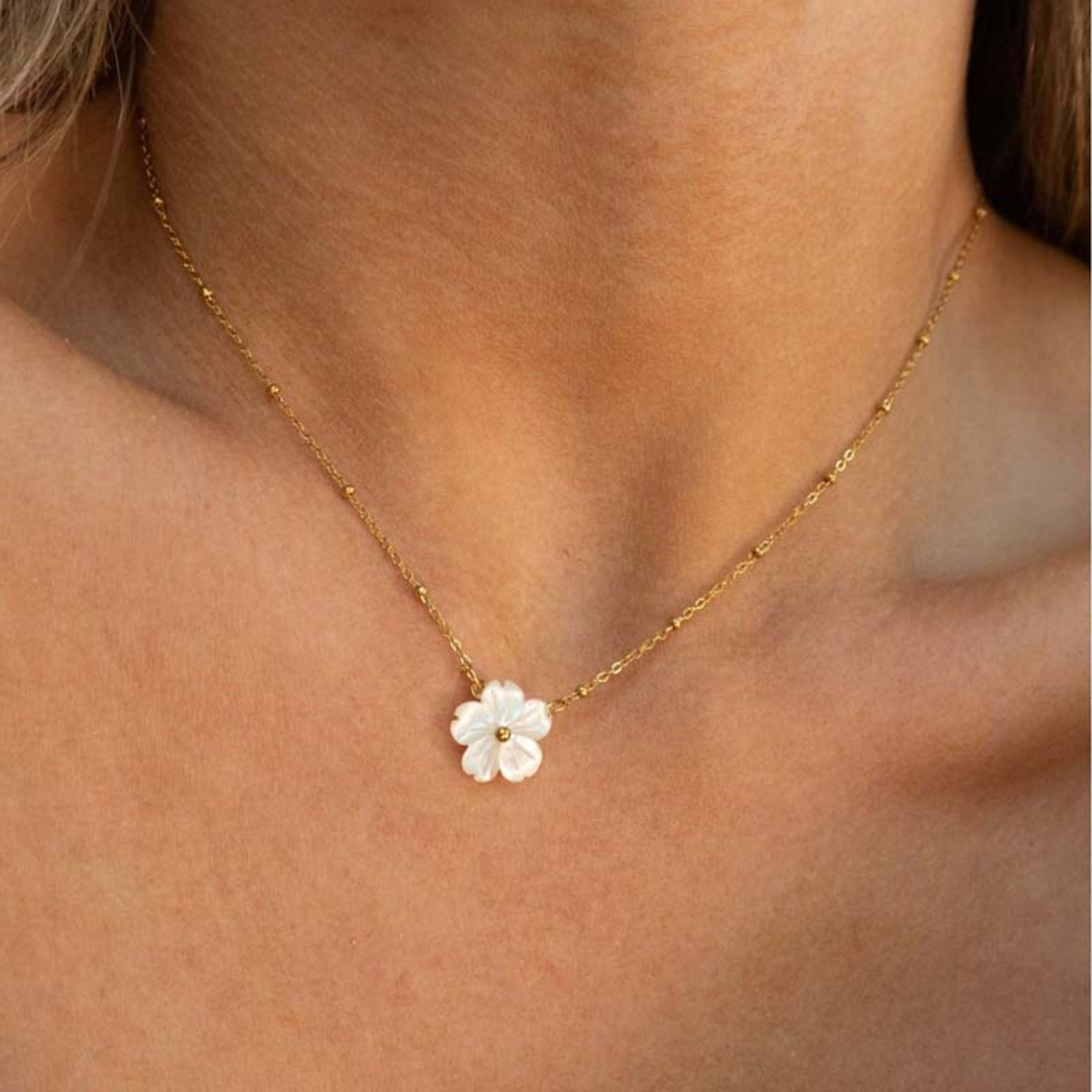 Vintage Gold Shell Flower Pendant Necklace With Heart Charm Stainless Steel Clavicle Necklace For W 6
