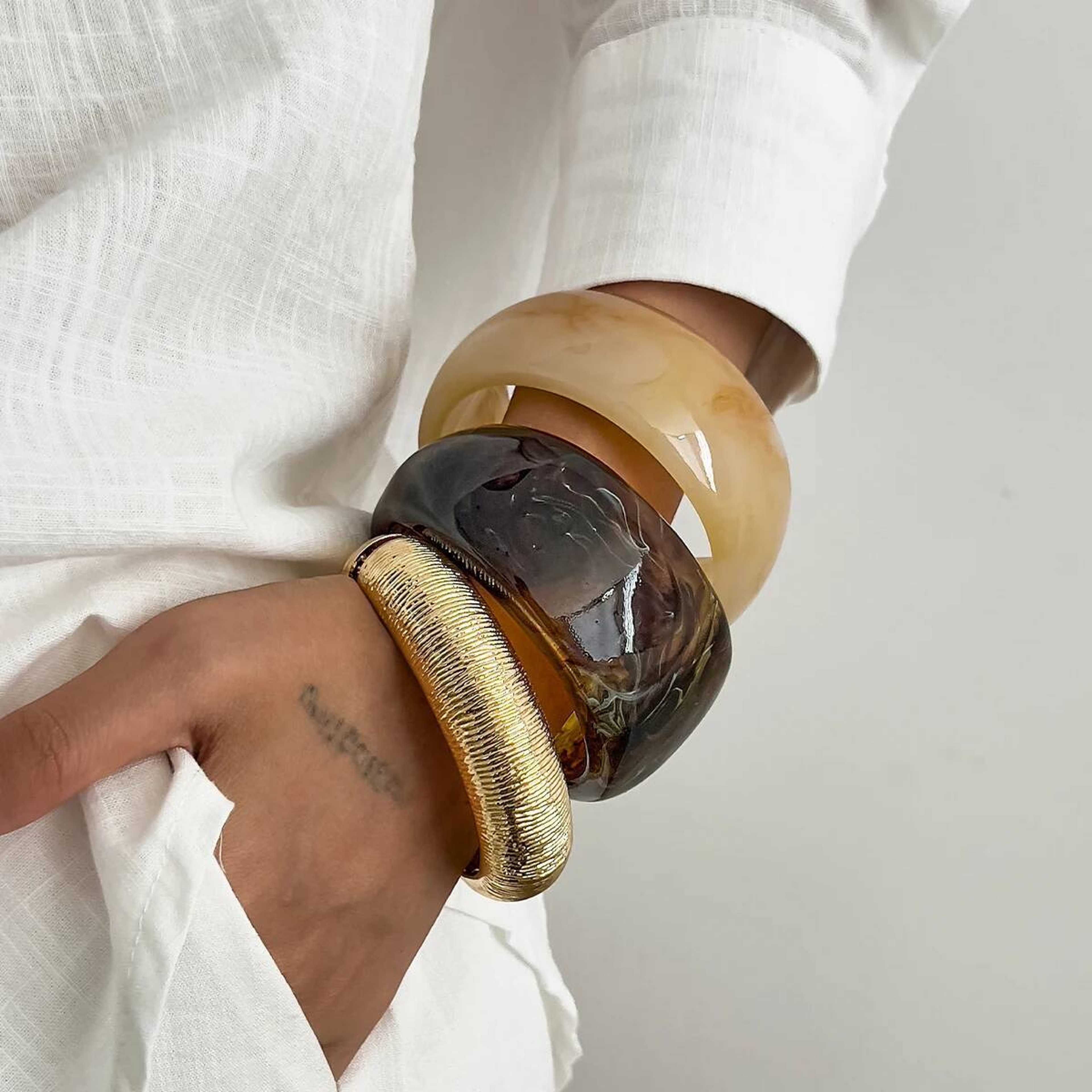 Vintage Resin Bangle Bracelet Geometric Wide Cuff For Women Stylish Chunky Acrylic Jewelry 1