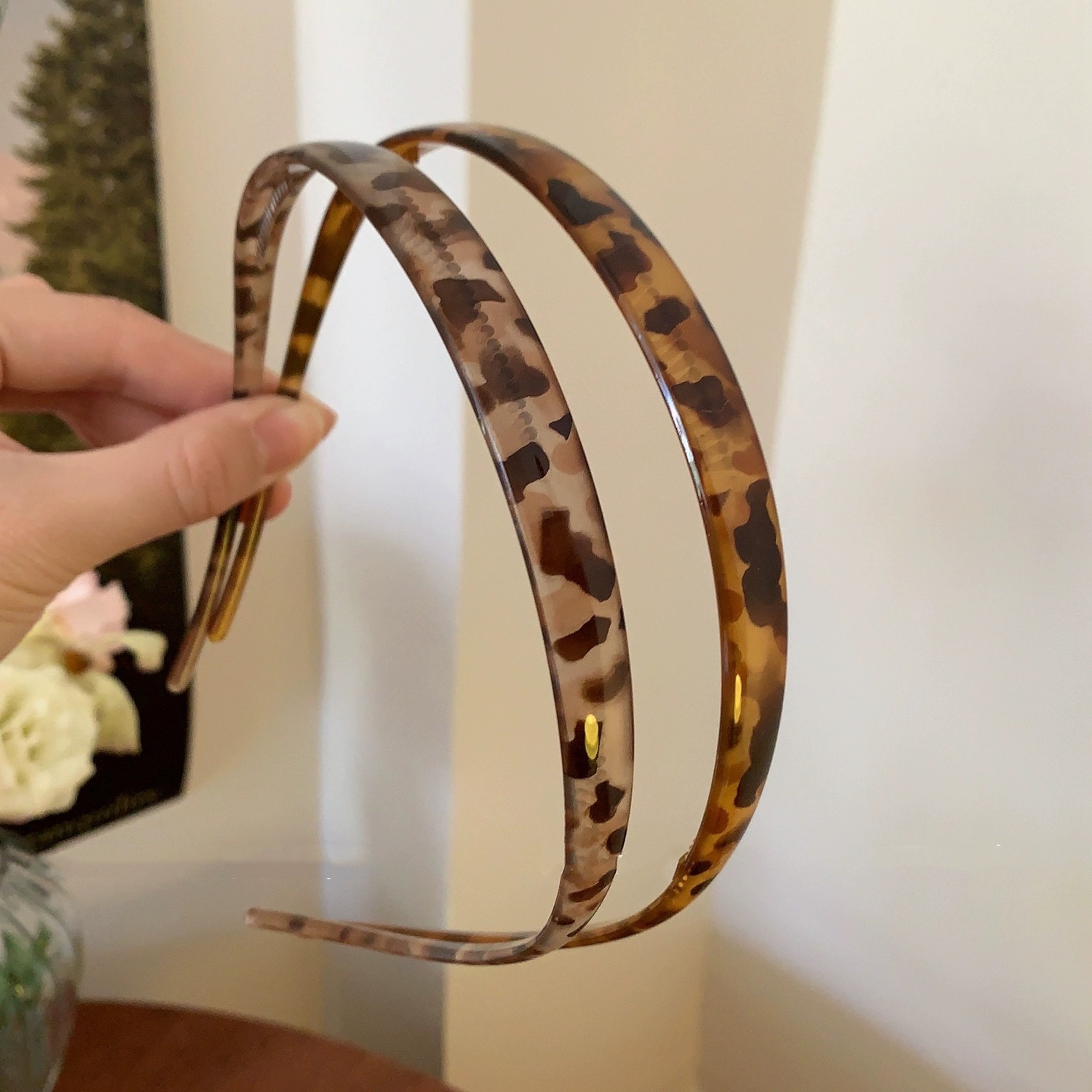 Invisible Sunglasses Headband Anti Slip Acrylic Hair Hoop For Women Everyday Styling 4