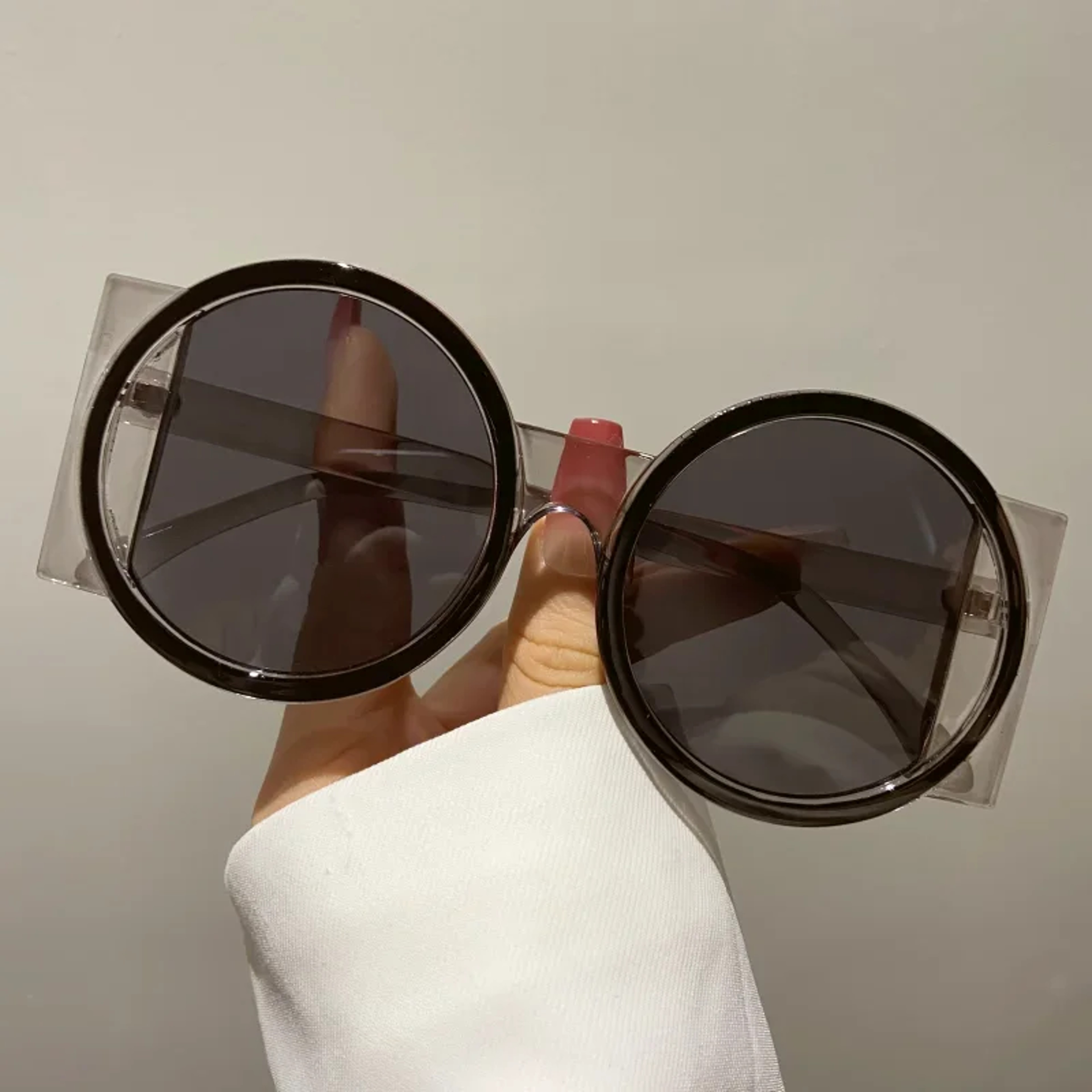 Retro Round Beach Sunglasses for Women & Men Vintage Fashion UV Style Shades – view 6