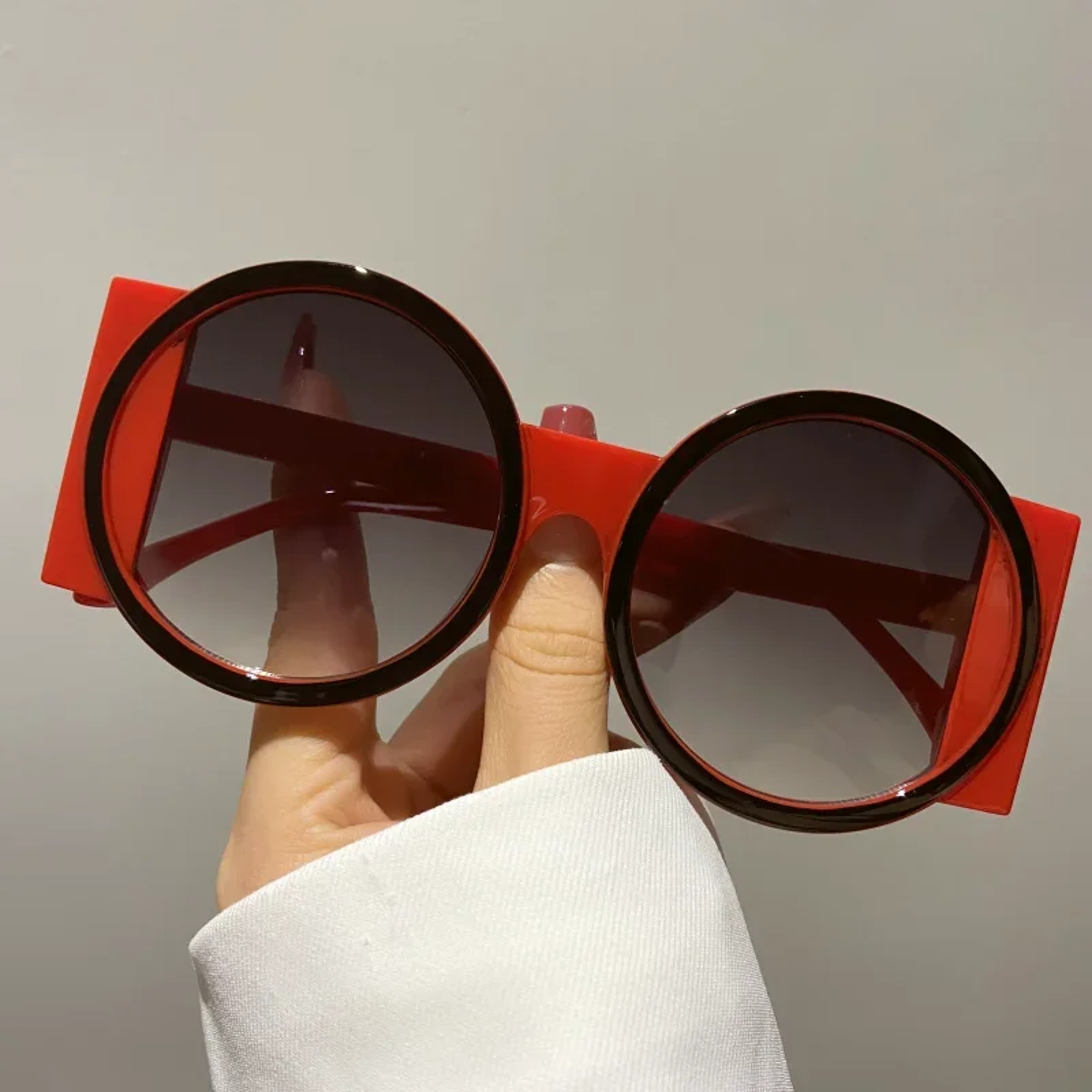 Retro Round Beach Sunglasses for Women & Men Vintage Fashion UV Style Shades – view 10