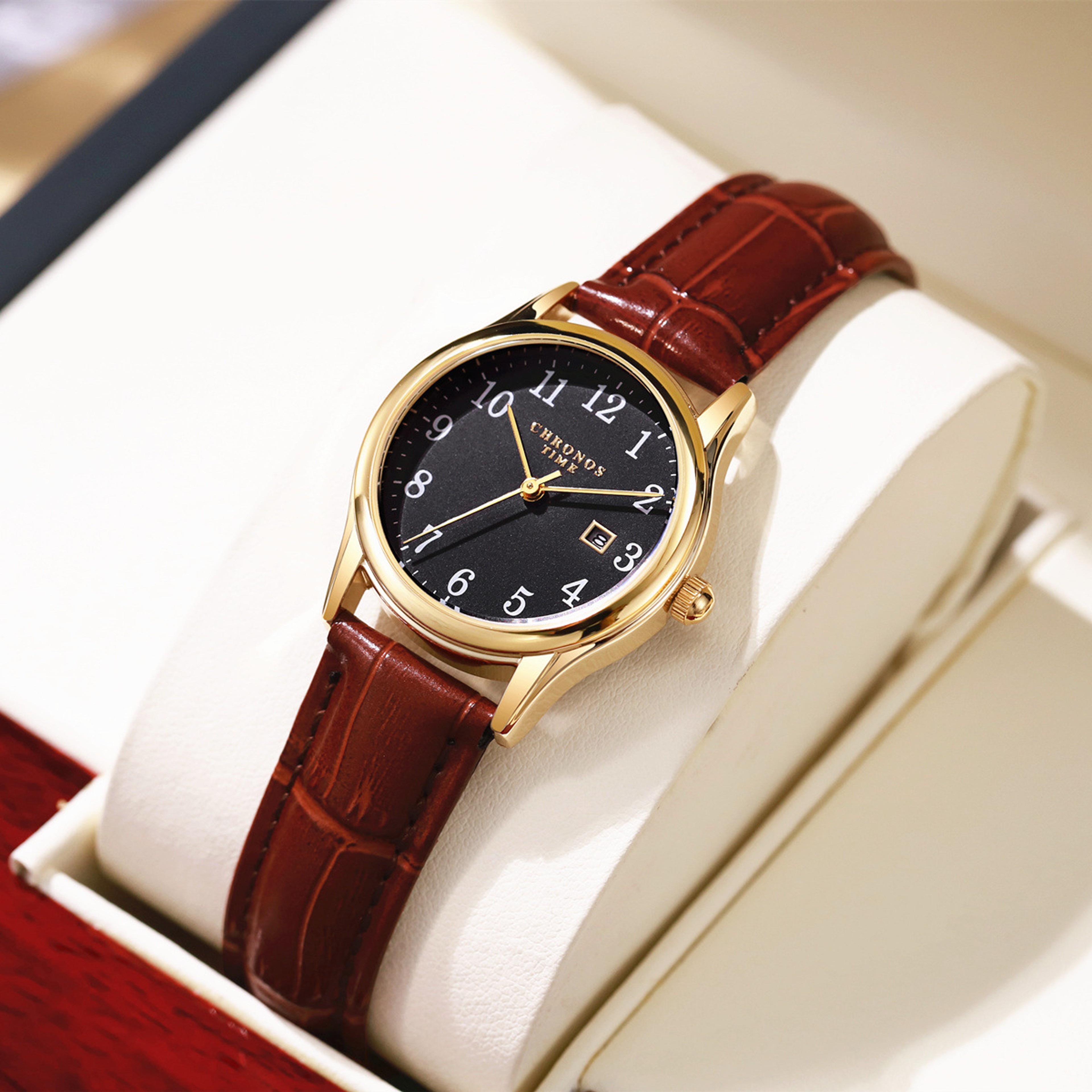 Luxury Women's Watch with Leather Strap Watch Design & Date Display – view 4
