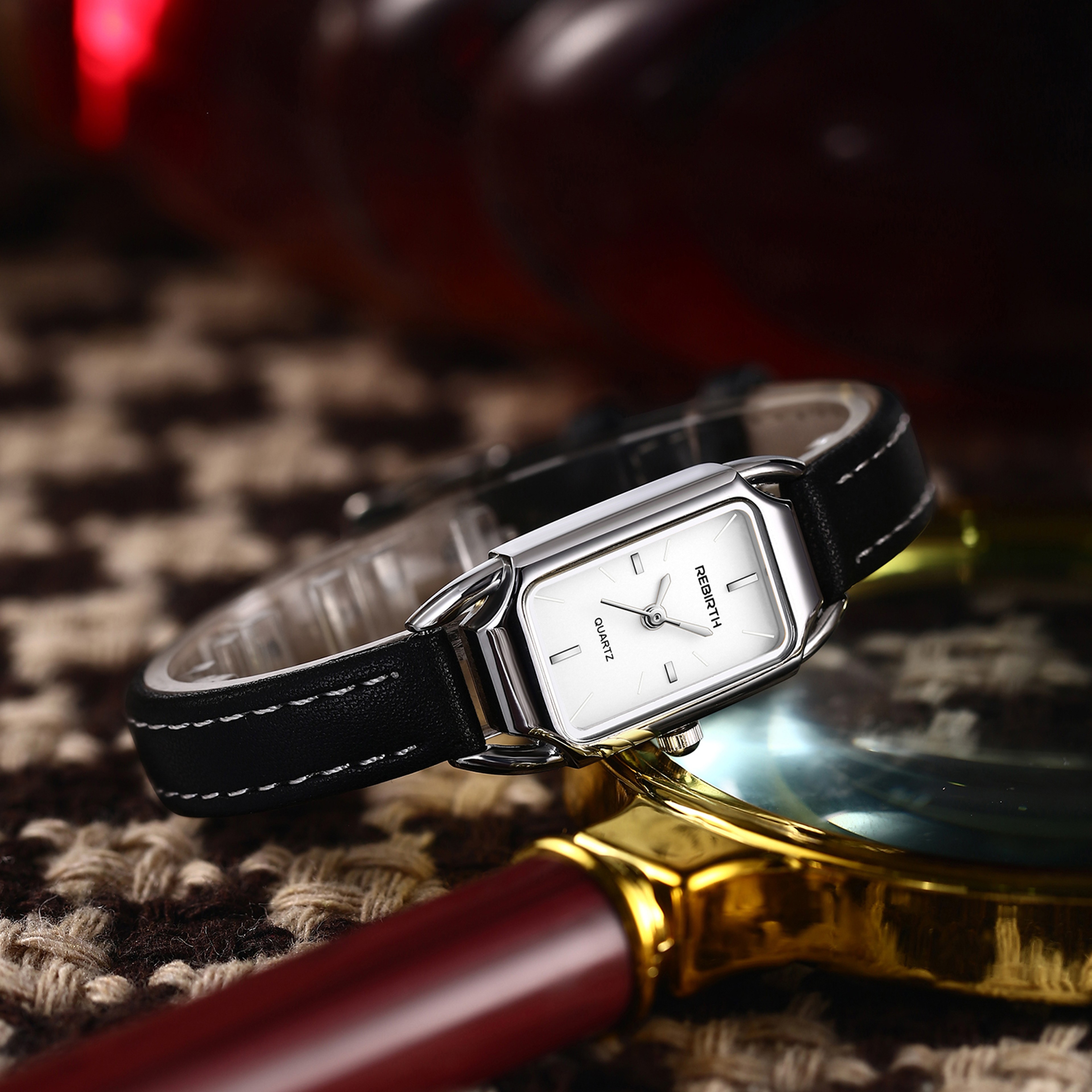 Retro Womens Leather Watch Casual Quartz Watch For Everyday Style 5