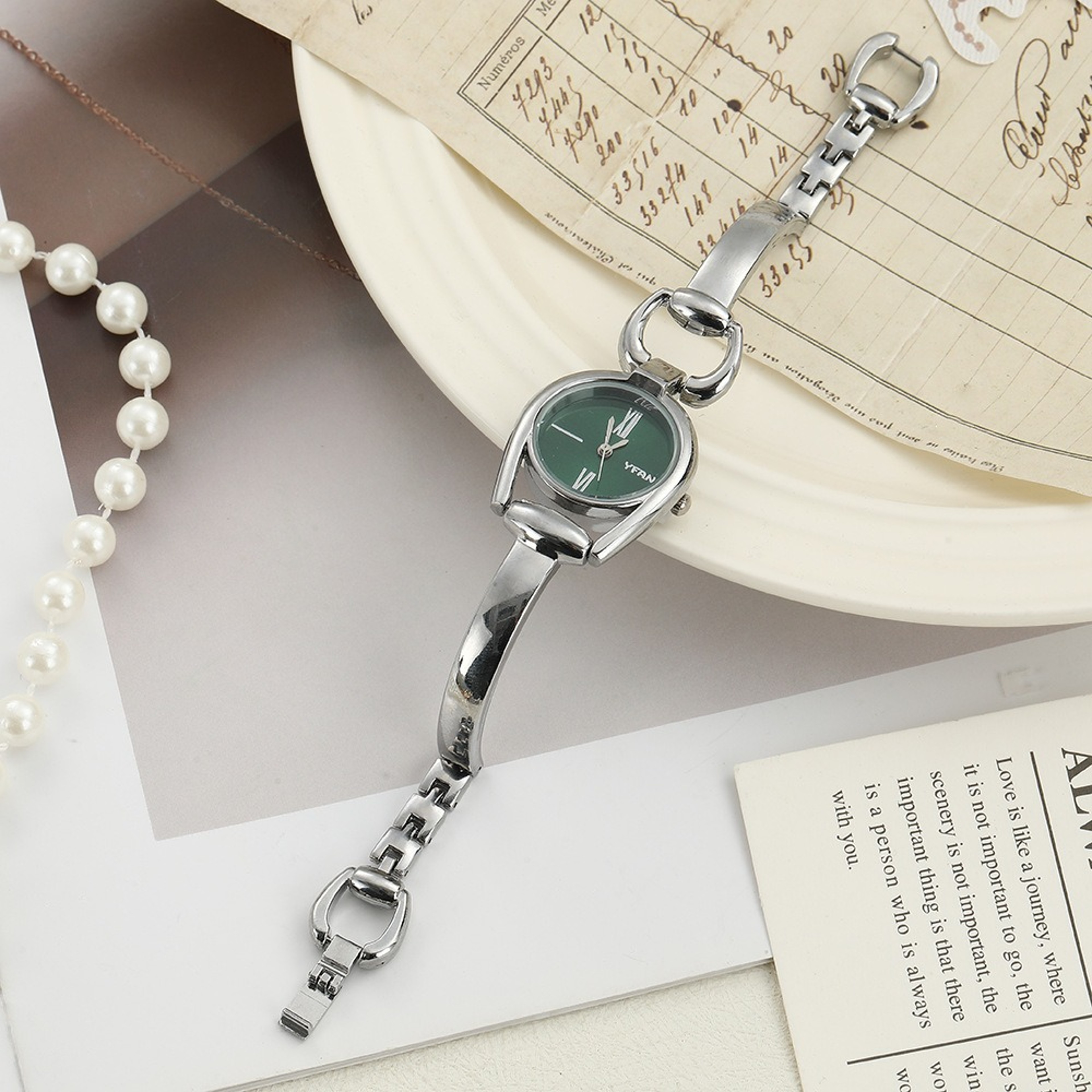 Luxury Women's Bracelet Watch with Round Dial Elegant Ladies Quartz Watch Metal Dress Wristwatch – view 9