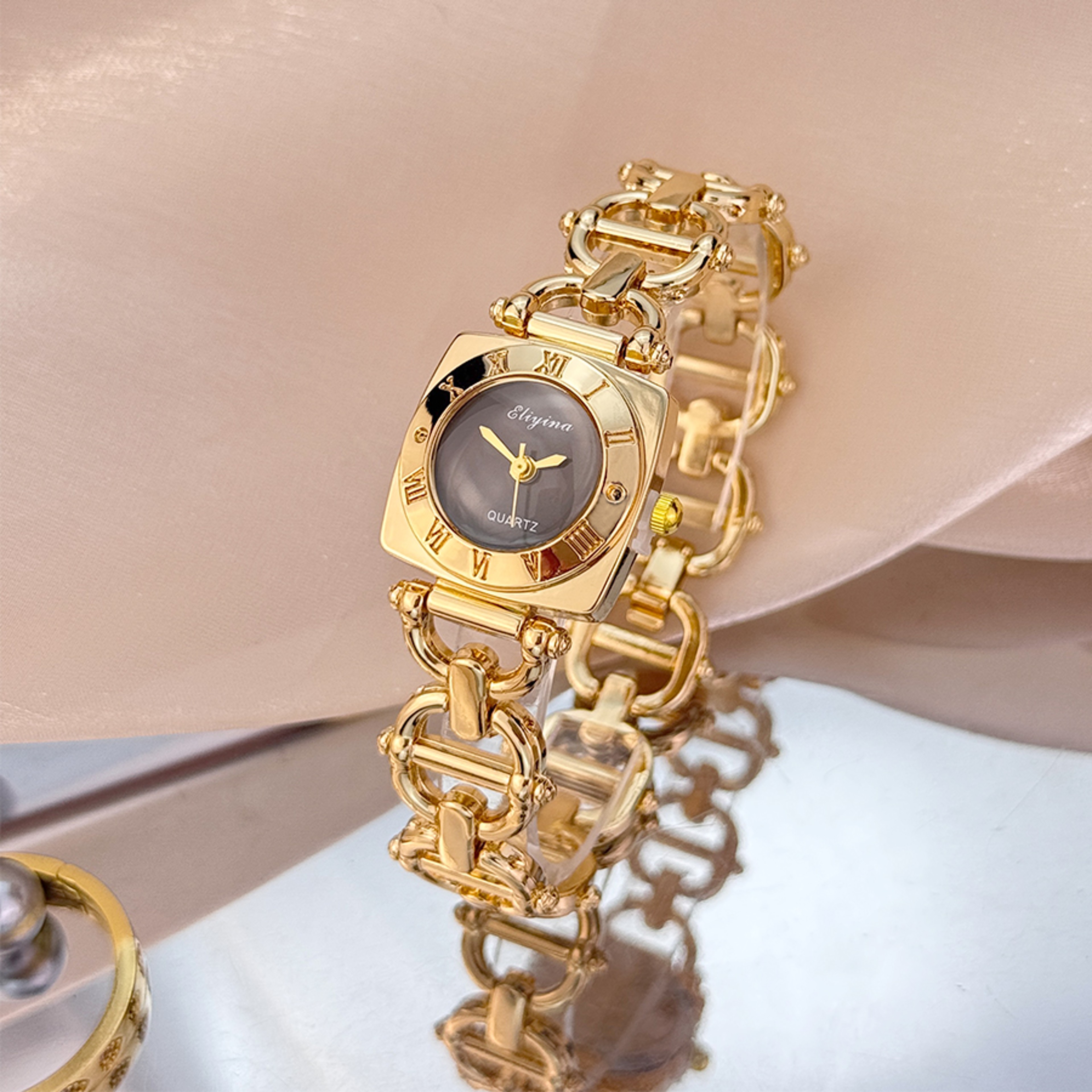 Luxury Womens Square Watch With Skeleton Dial Roman Numerals  Quartz Movement 4