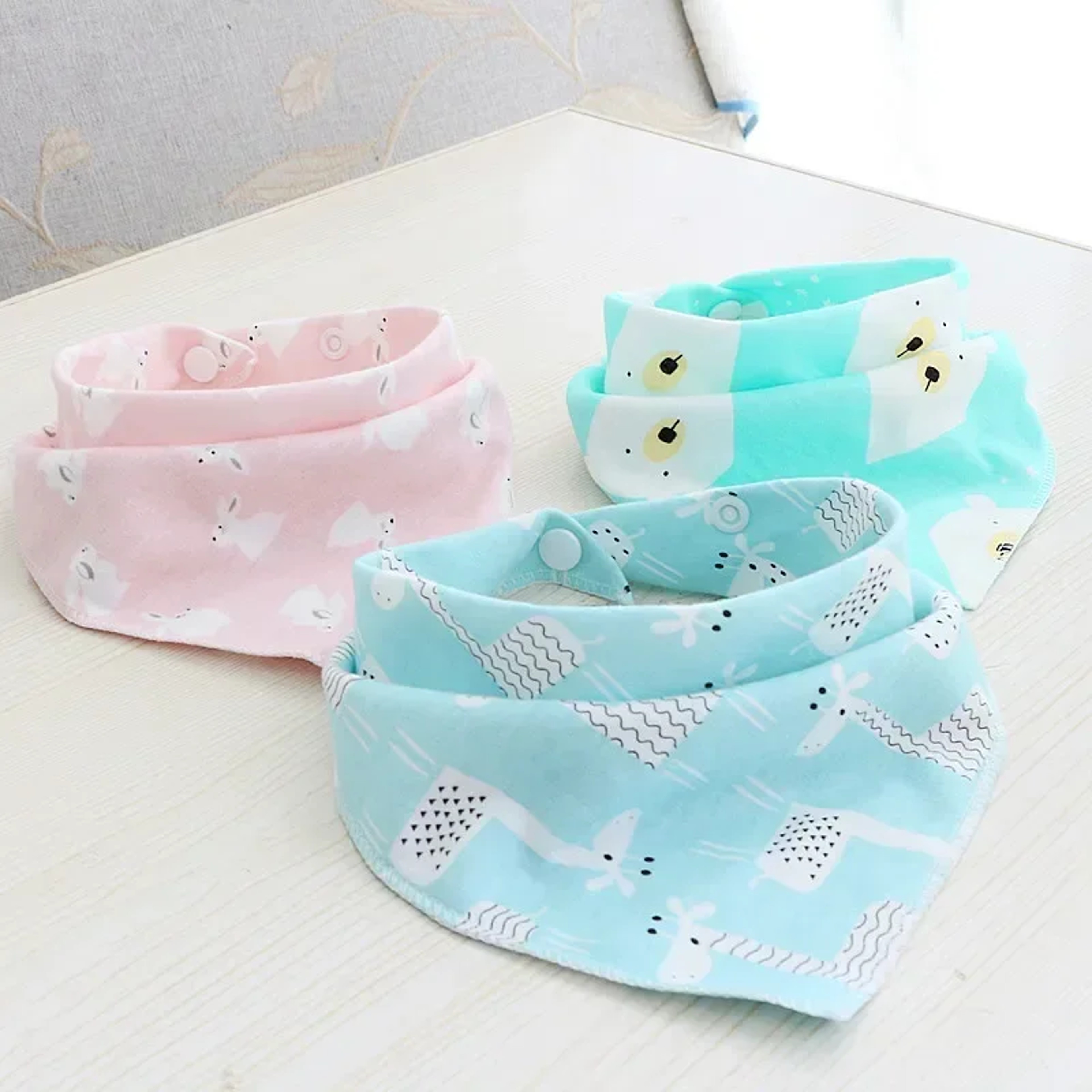 Cute Dog Bandana Soft Printed Pet Scarf for Dogs & Cats Stylish Holiday Pet Neckerchief – view 1