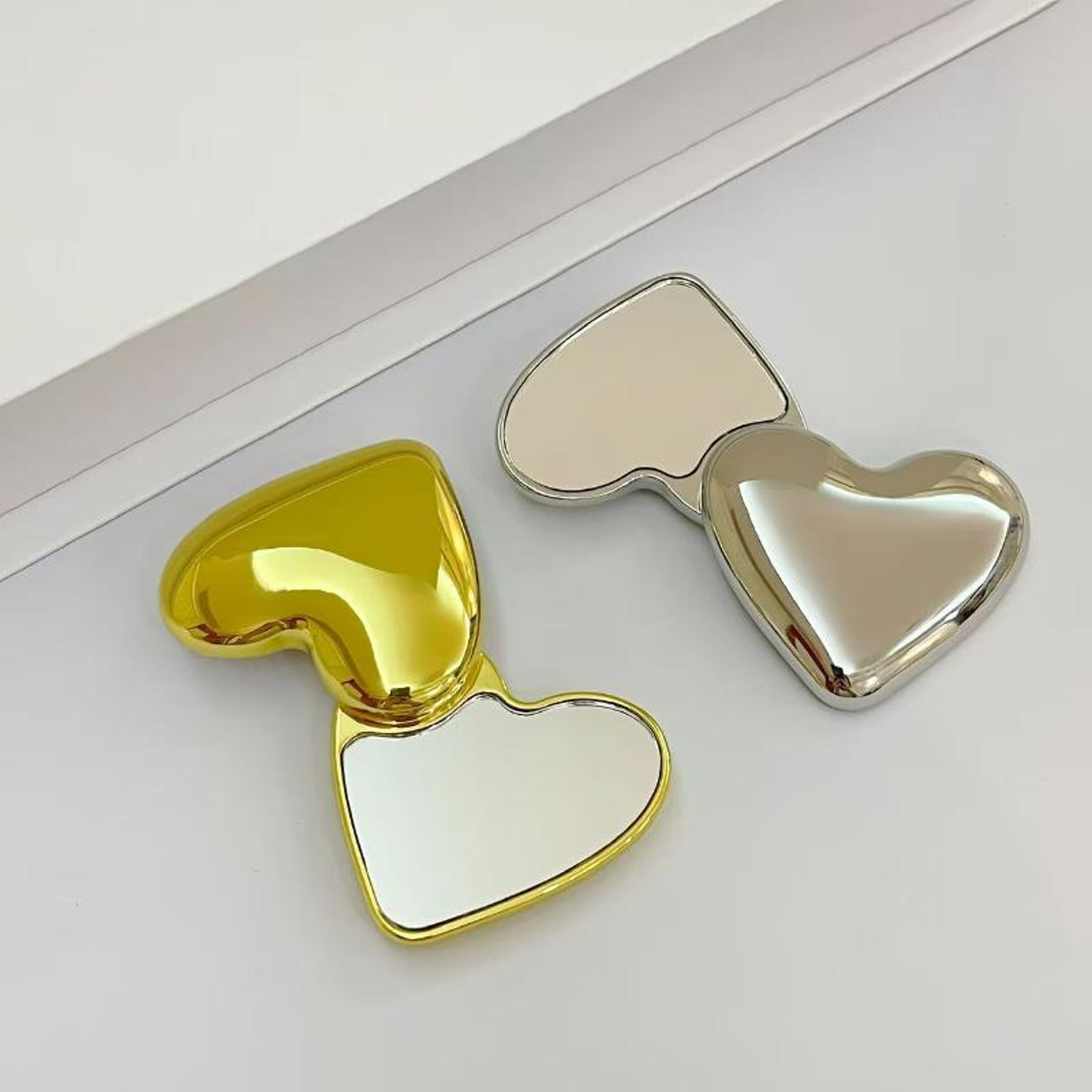 Cute Heart Shape Makeup Mirror Portable Double Sided Compact Travel Mirror For Purse  Daily Touch U 0