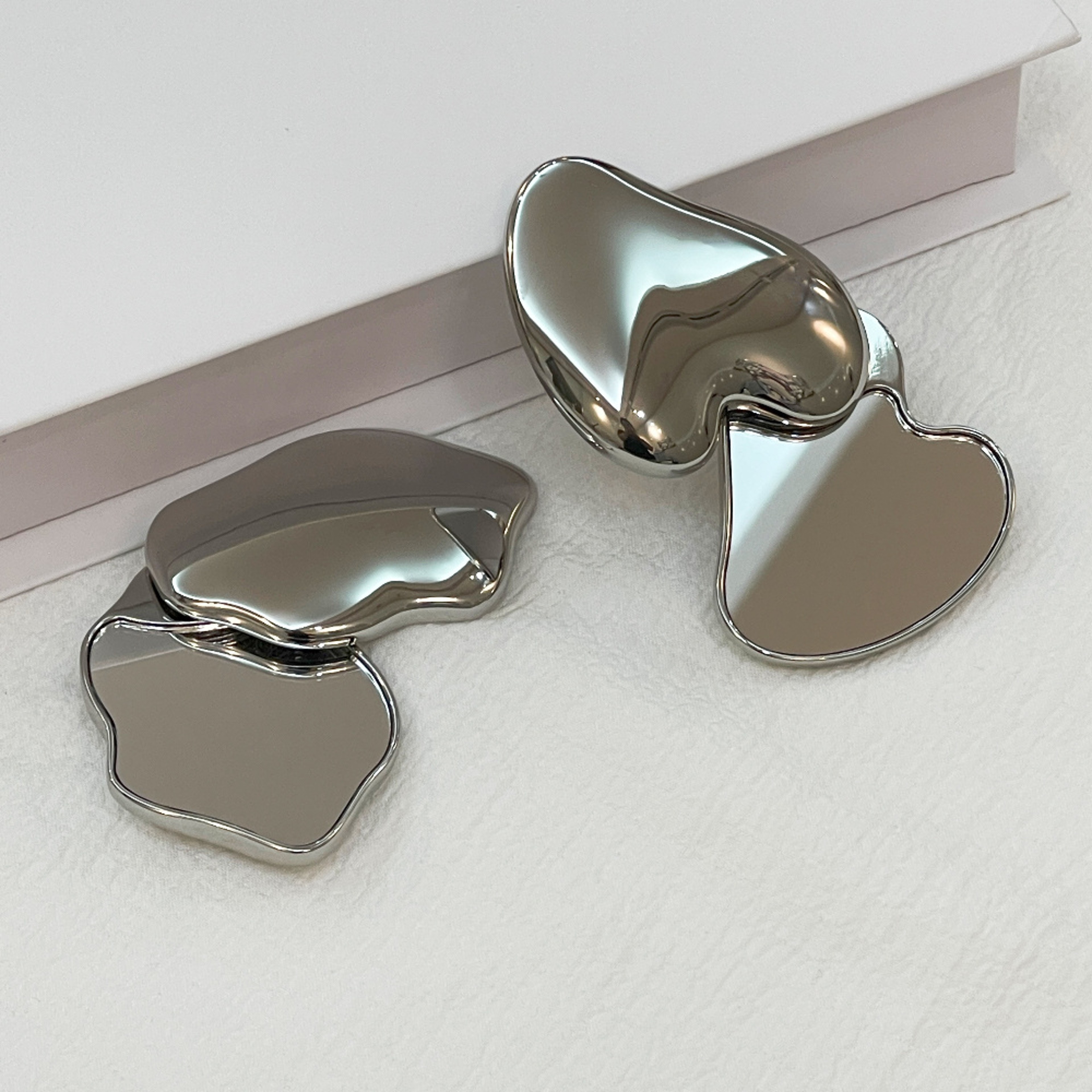 Heart Compact Mirror Portable Makeup Mirror Double Sided Folding Travel Mirror for Women – view 4