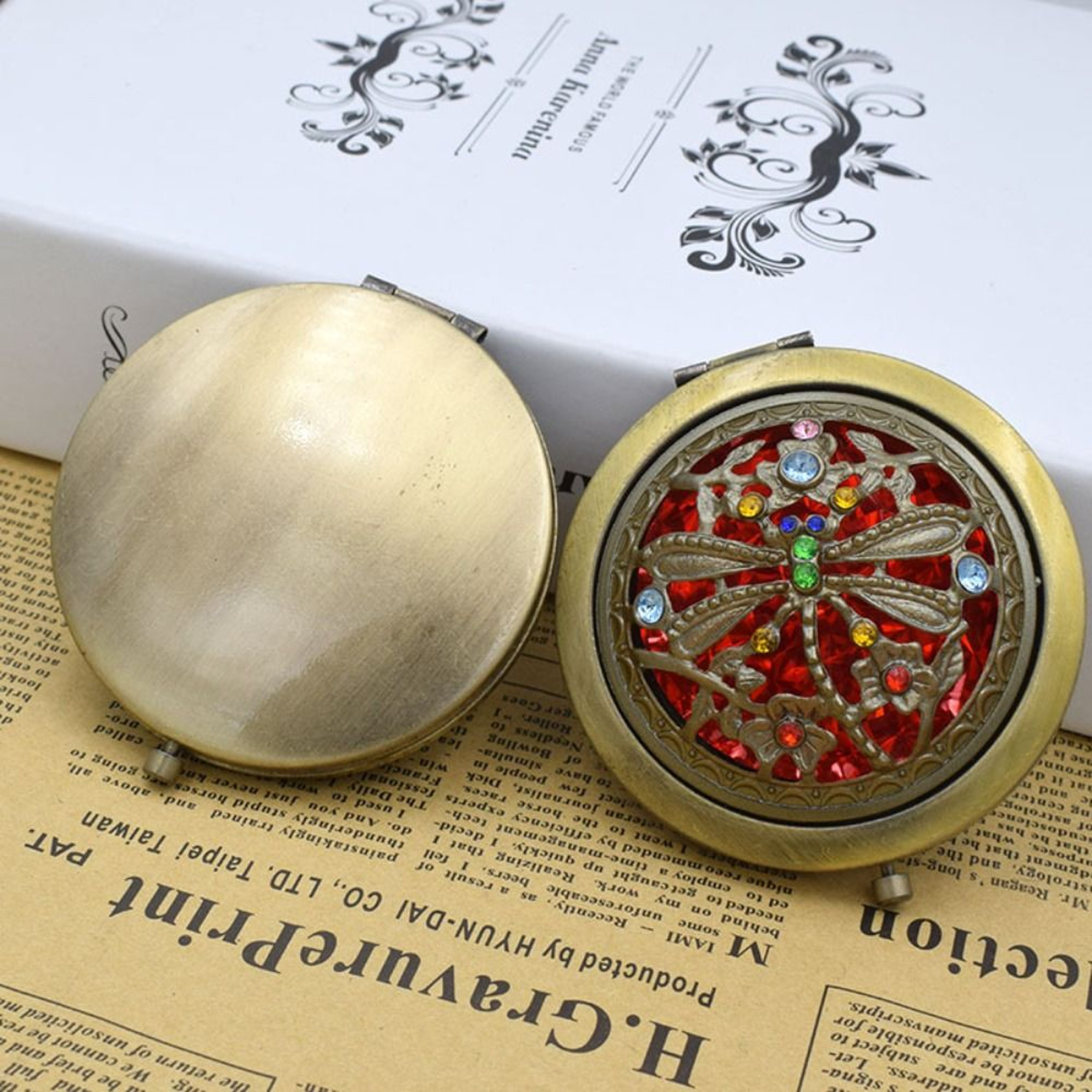 Vintage Compact Mirror Double Sided Floral Pocket Makeup Mirror for Travel – view 2