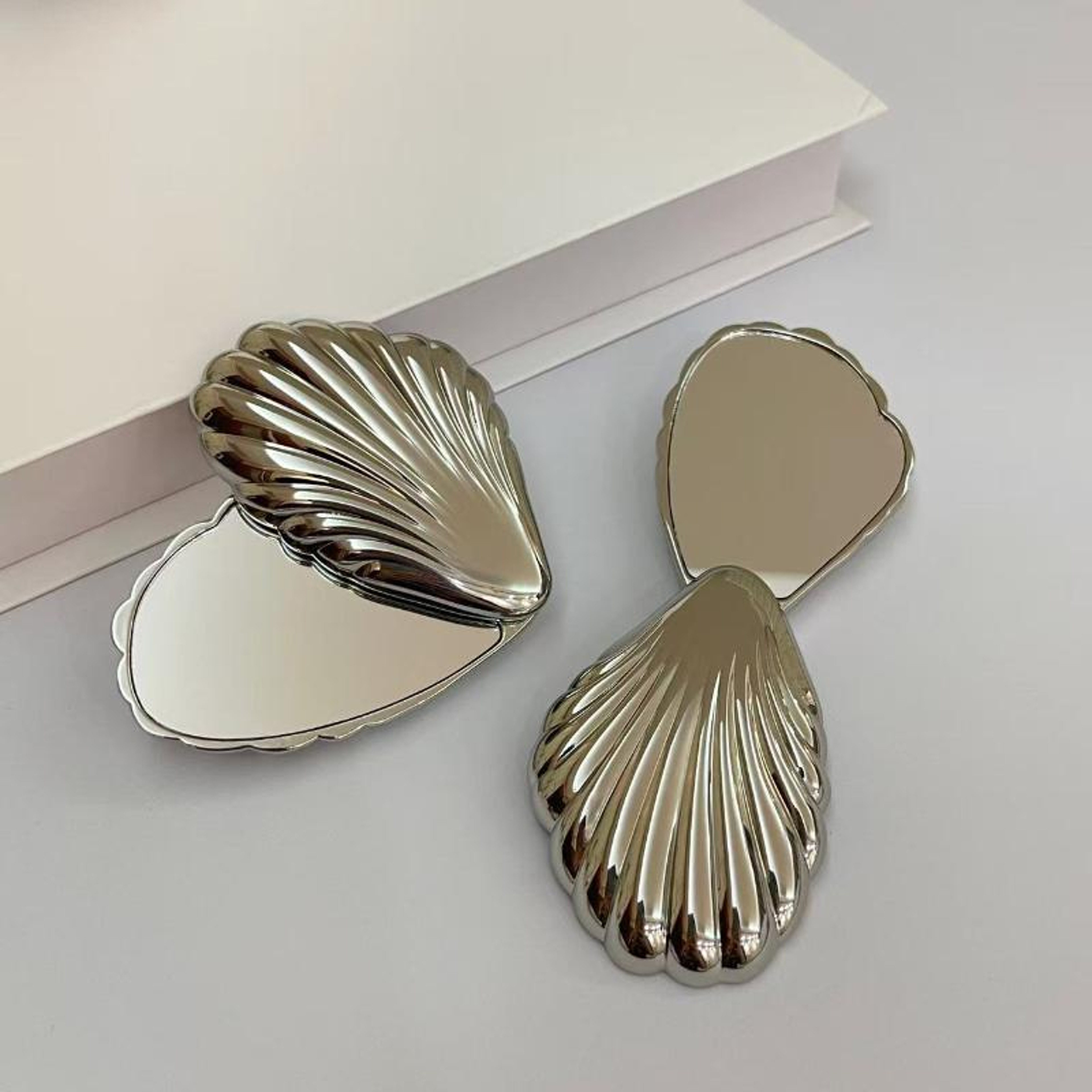 Seashell Compact Makeup Mirror Double Sided Travel Metal Pocket Mirror for Purse & Handbag – view 4