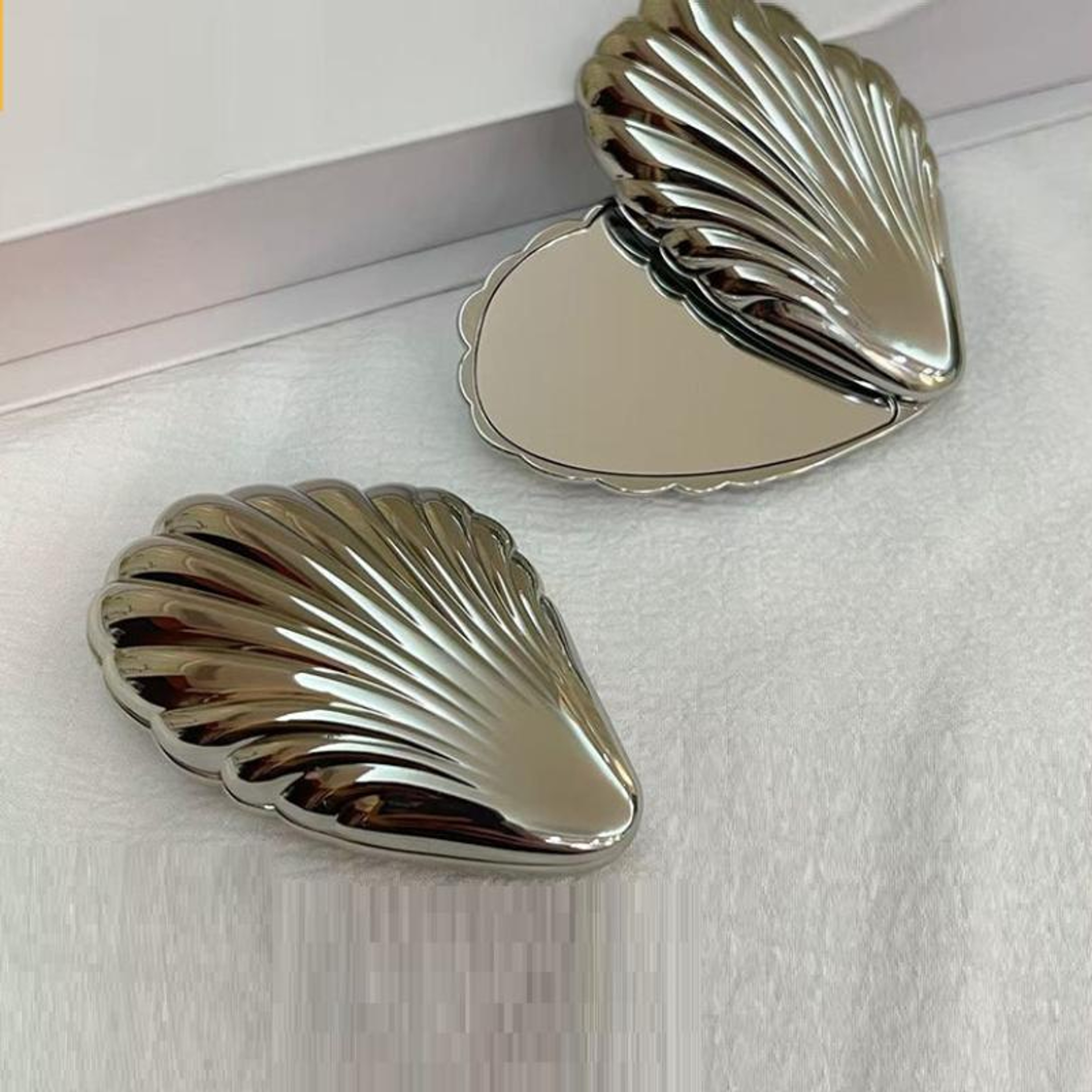 Seashell Compact Makeup Mirror Double Sided Travel Metal Pocket Mirror for Purse & Handbag – view 5