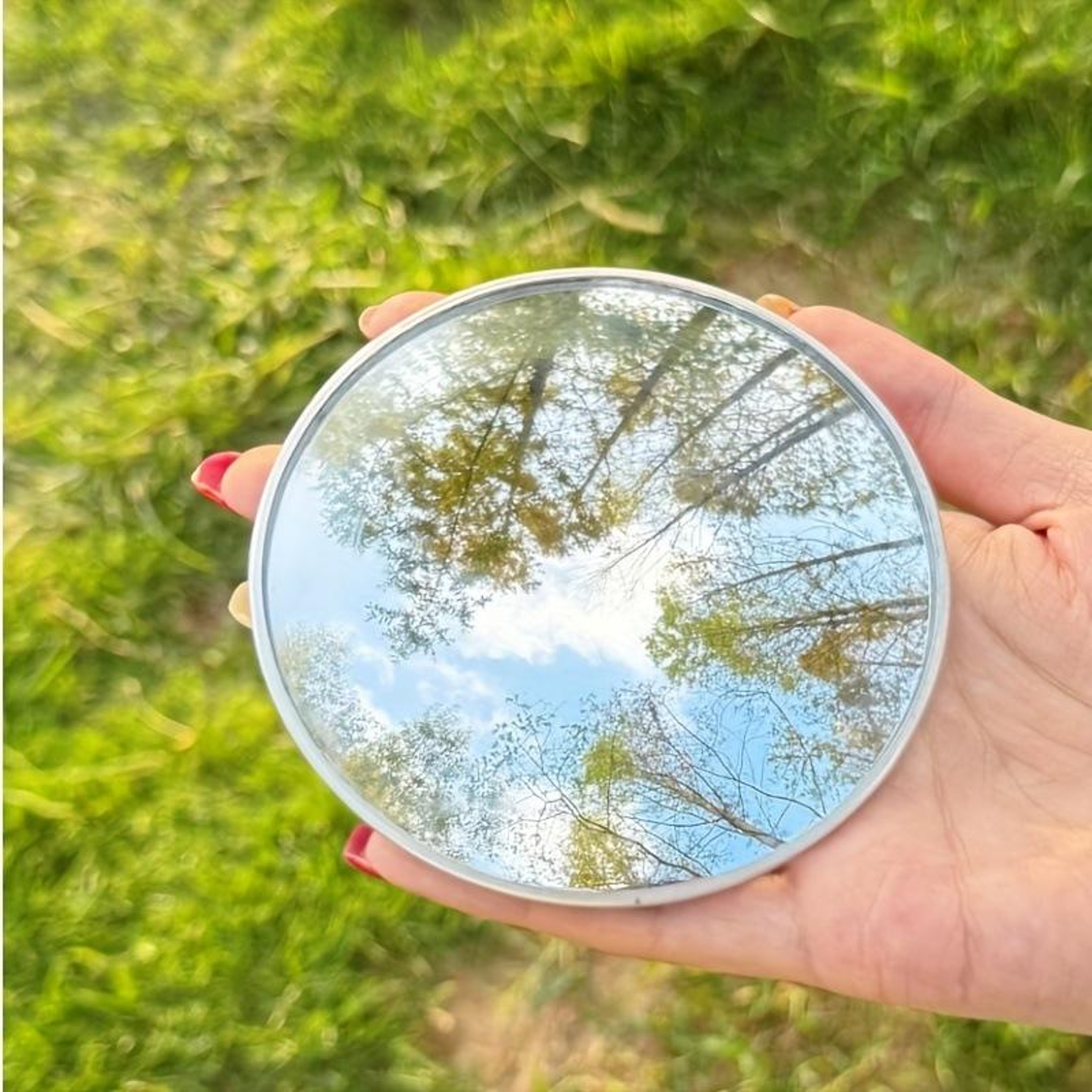 Wide Angle Travel Mirror Portable Selfie Mirror Compact Makeup Mirror for Vlogging & On the Go Touch Ups – view 5