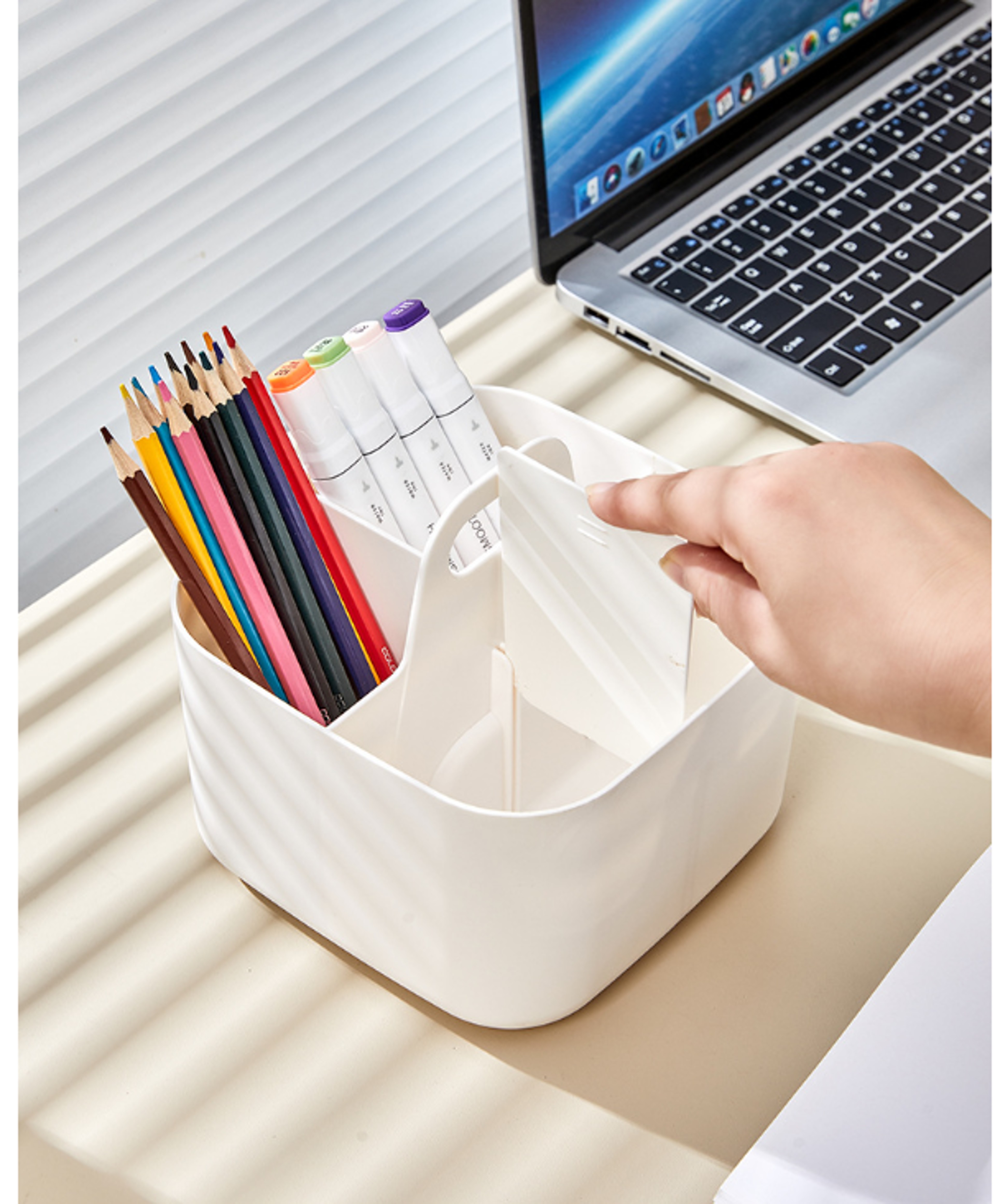 Portable Desktop Organizer With Handle Marker Organizer And Cosmetic Storage Caddy 4