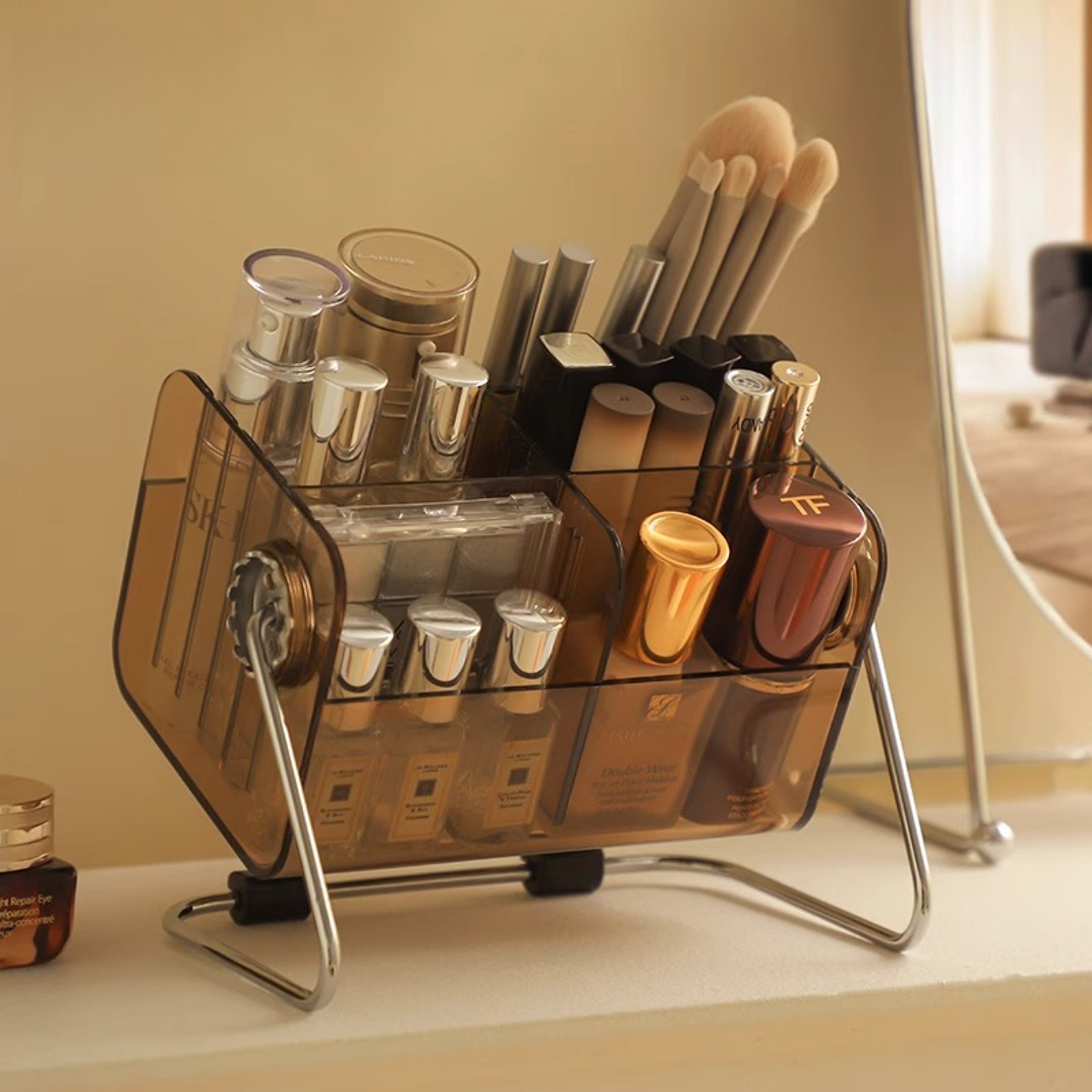 Vintage Makeup Organizer with Removable Makeup Brush Holder and Lipstick Storage – view 1