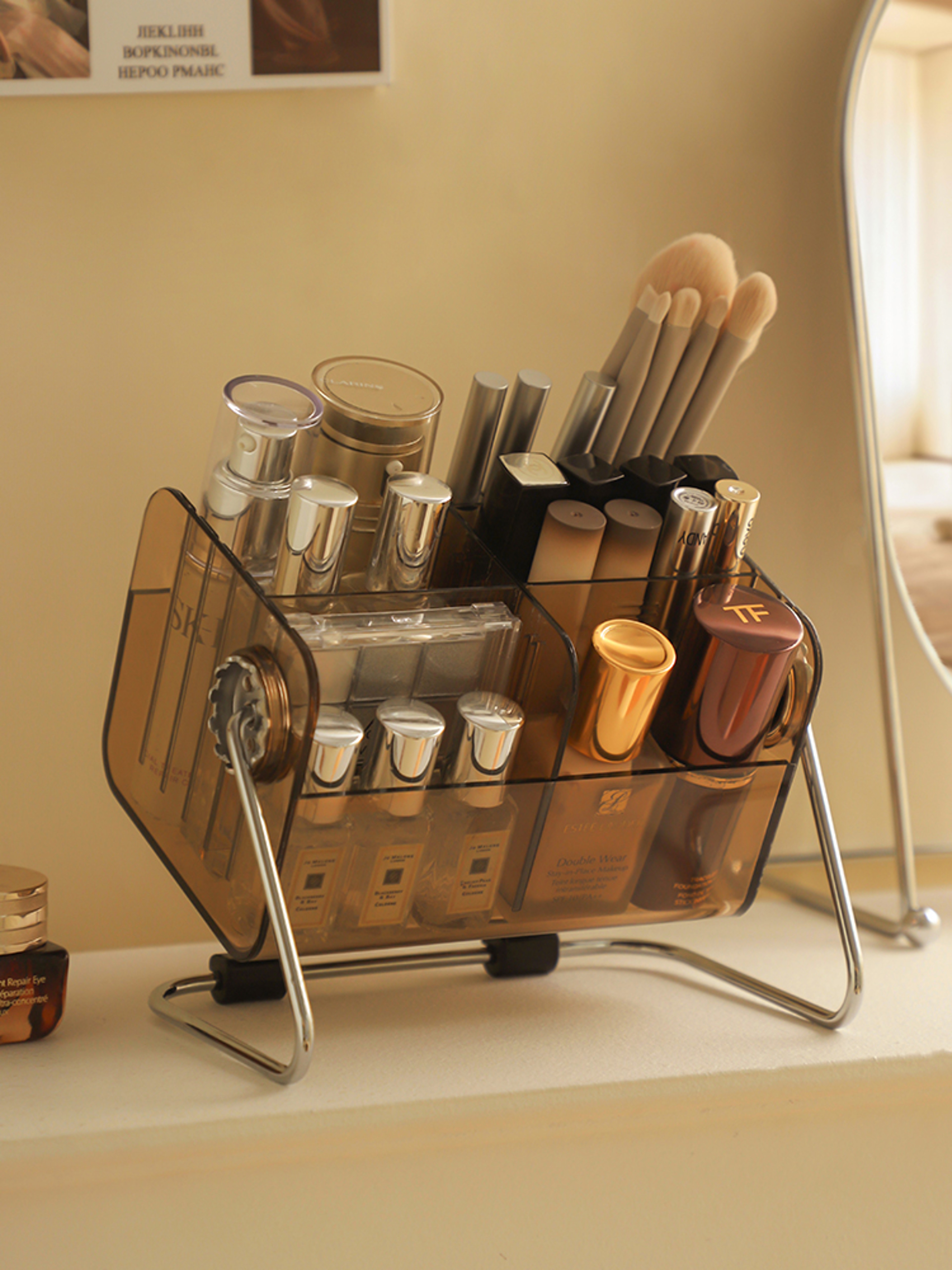 Vintage Makeup Organizer with Removable Makeup Brush Holder and Lipstick Storage – view 7