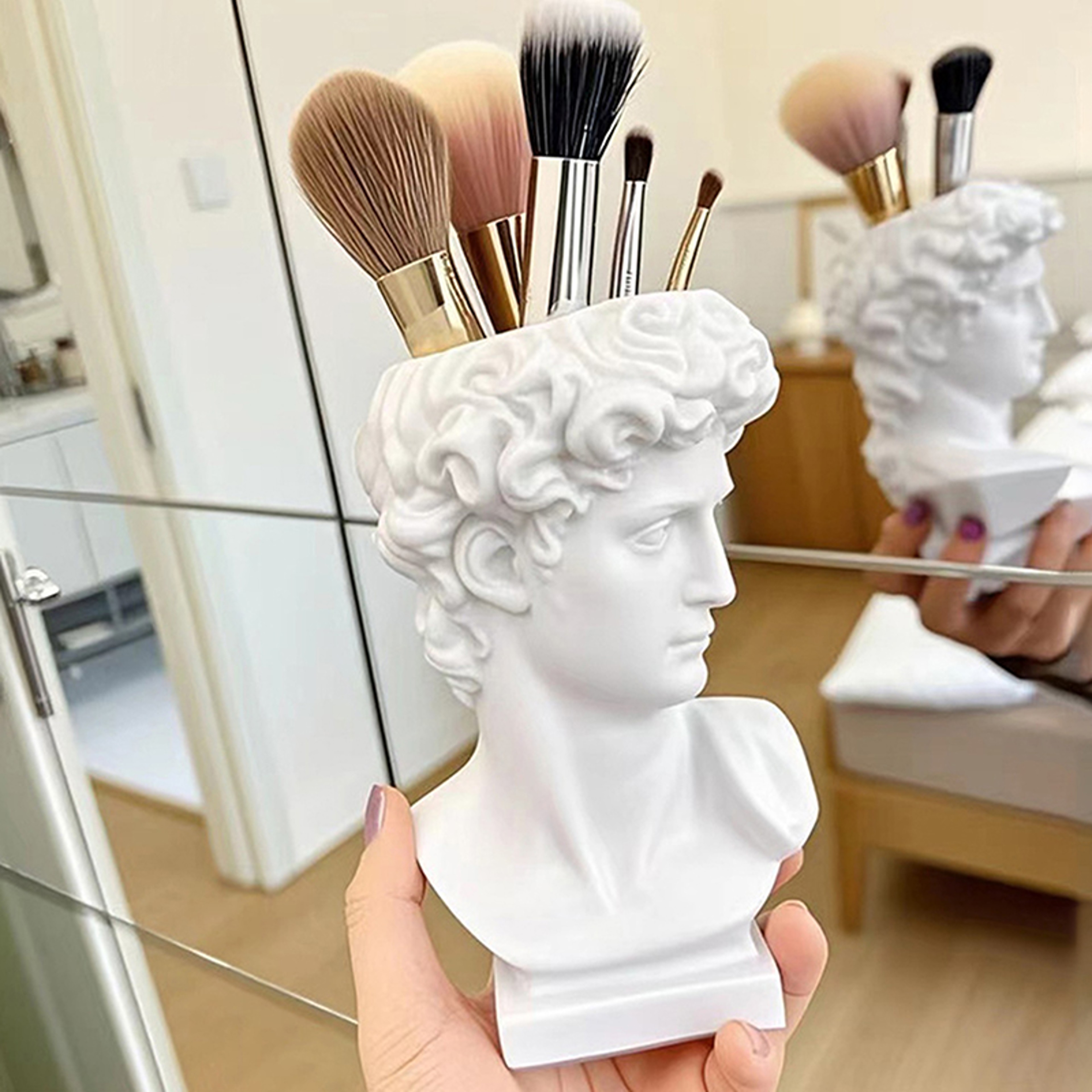 David Statue Makeup Brush Holder Resin Desk Organizer and Artistic Vanity Decor – view 4