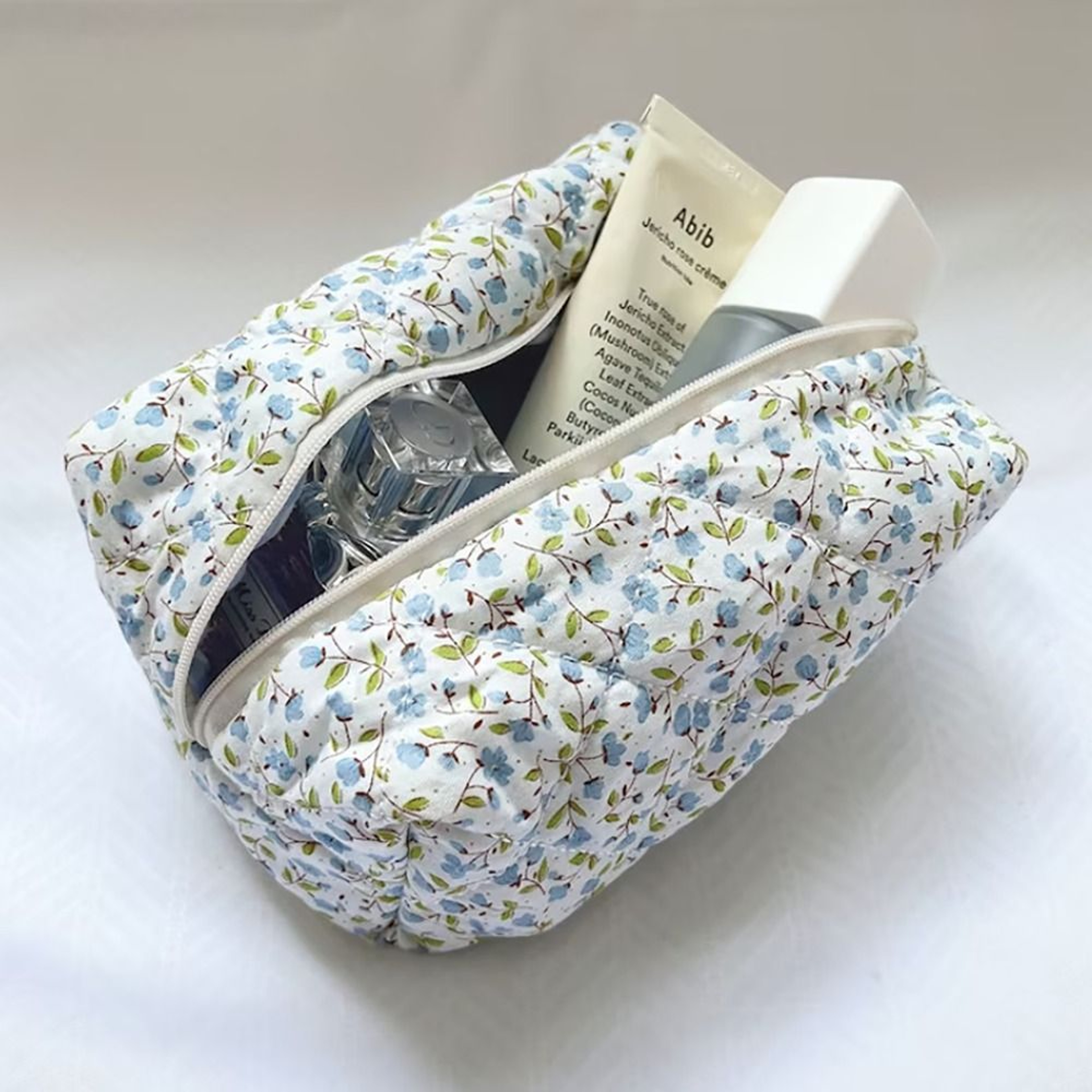 Floral Quilted Makeup Bag Large Travel Cosmetic Organizer for Women – view 2