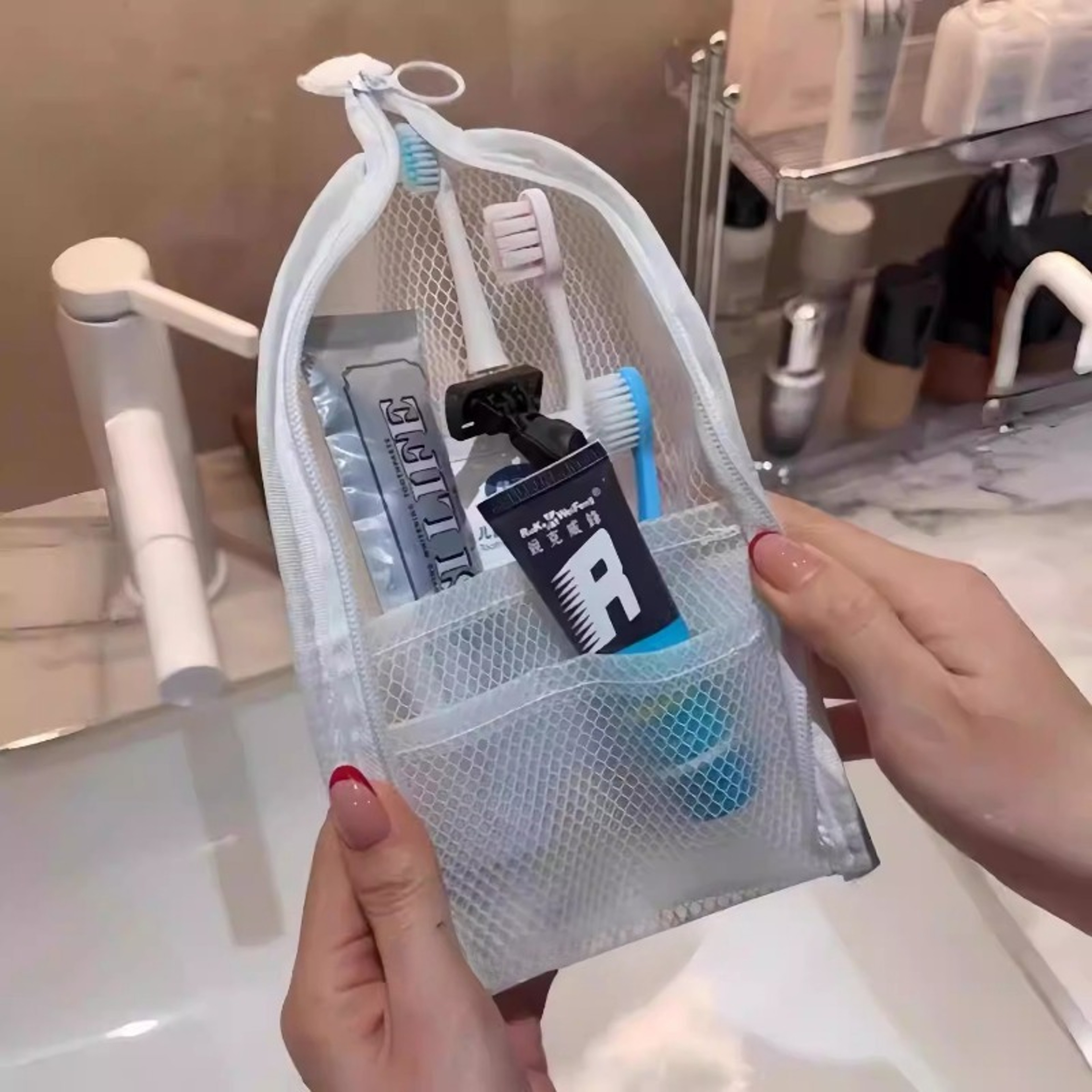 Standing Mesh Toiletry Bag Waterproof Travel Makeup Organizer For Cosmetics And Toothbrush Storage 2