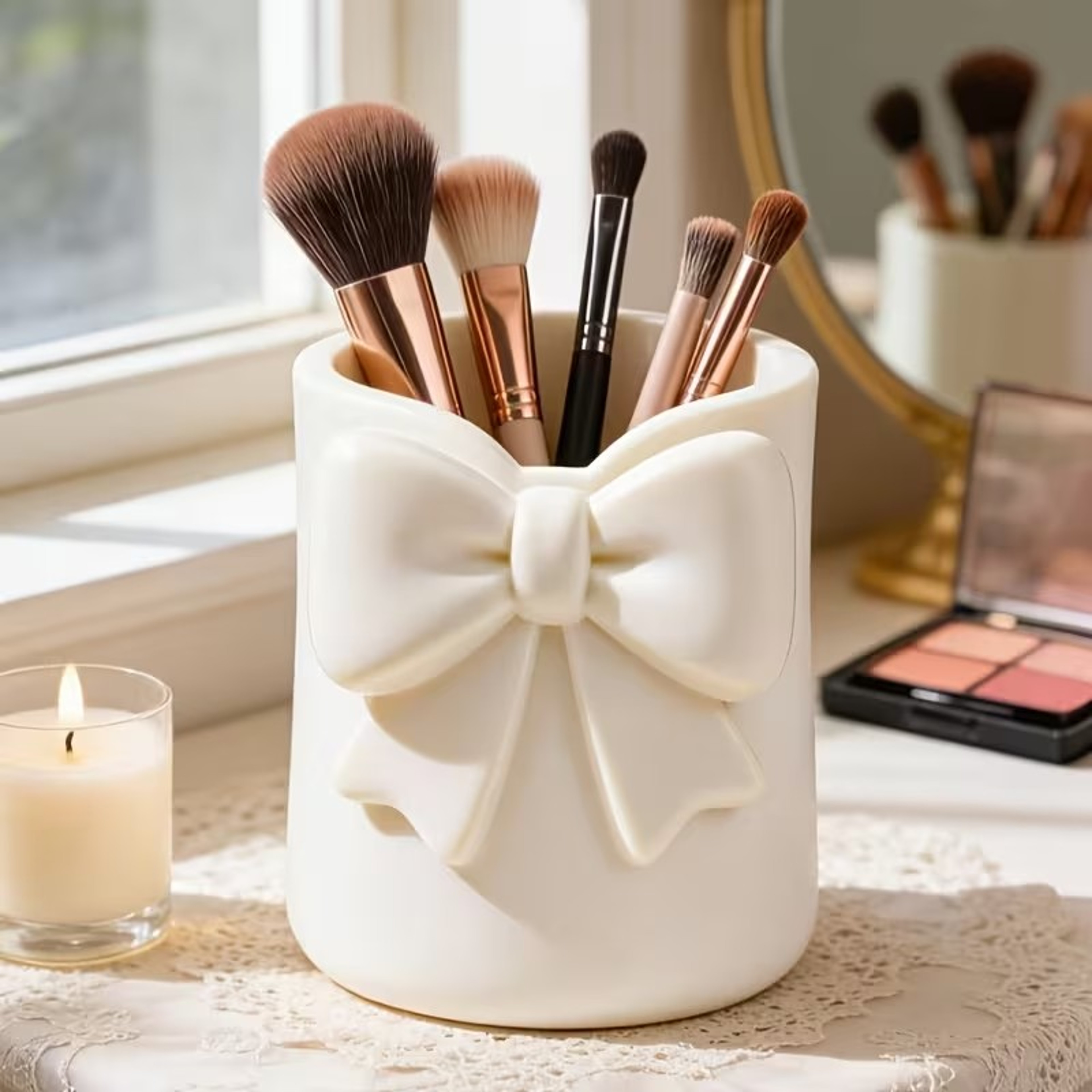 Bowknot Makeup Brush Holder and Vanity Organizer for Lip Gloss, Eyebrow Tools and Pens – view 1