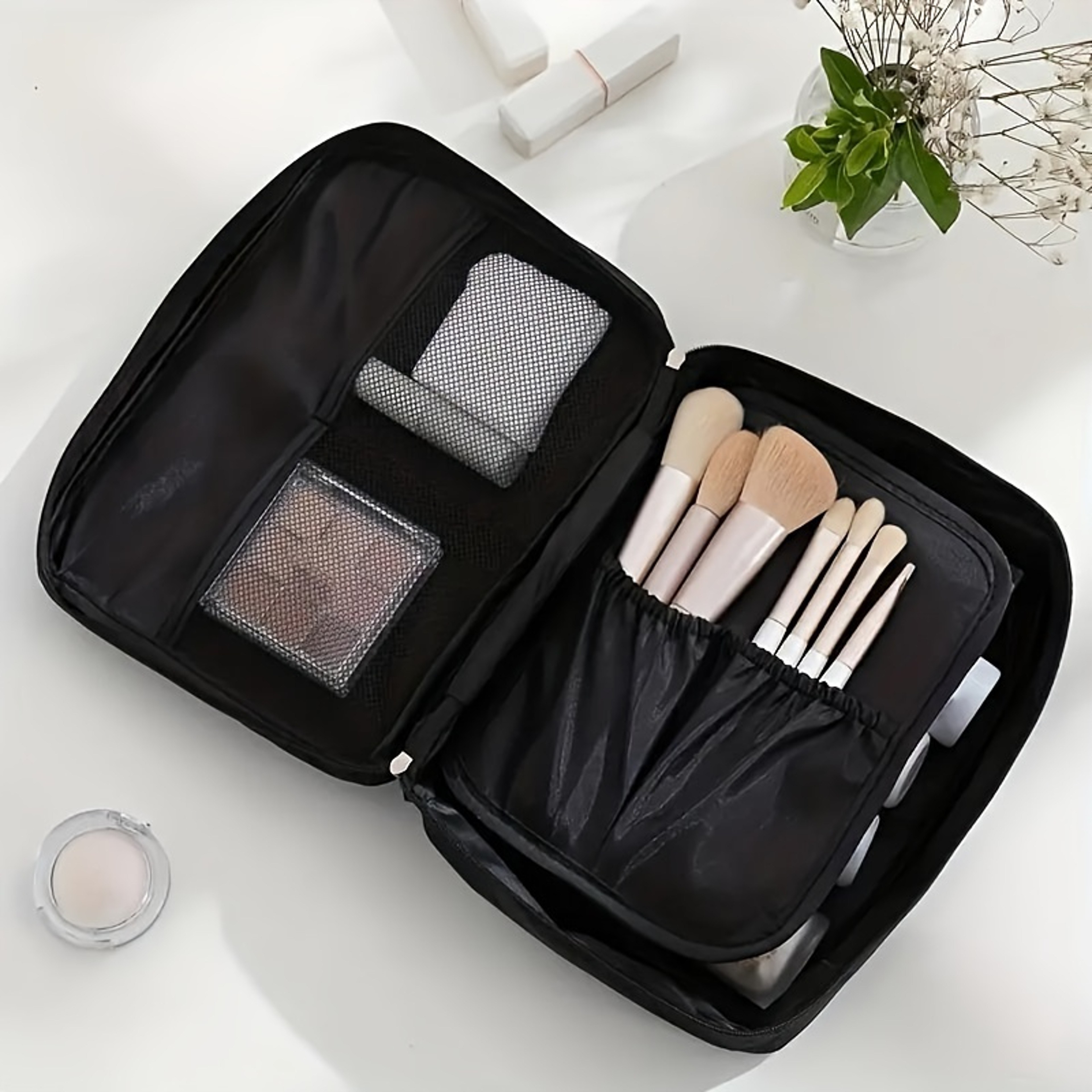 Large Capacity Travel Toiletry Bag Portable Makeup Organizer Bag For Luggage And Daily Essentials 2