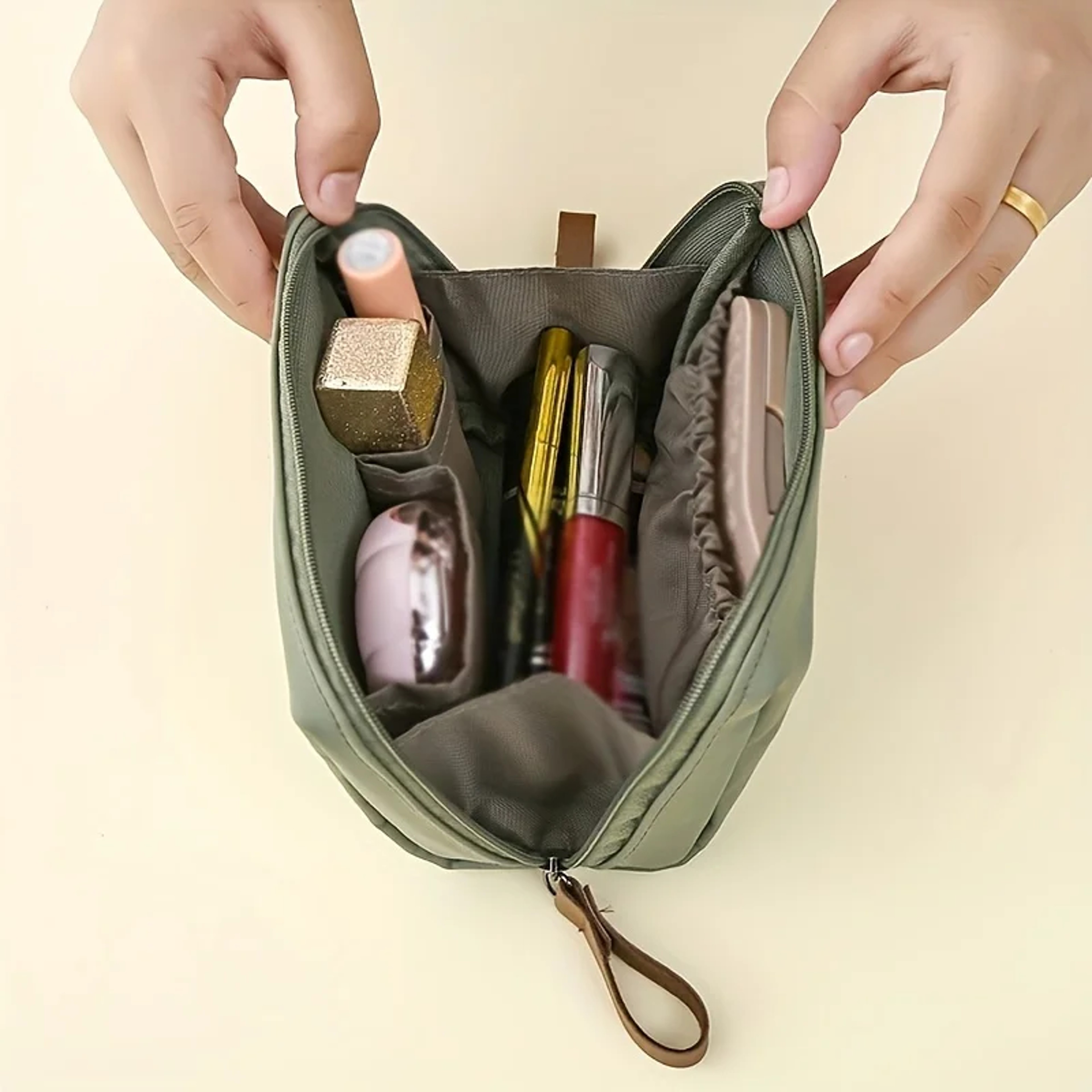Small Travel Makeup Bag Waterproof Portable Cosmetic Pouch And Toiletry Organizer 3
