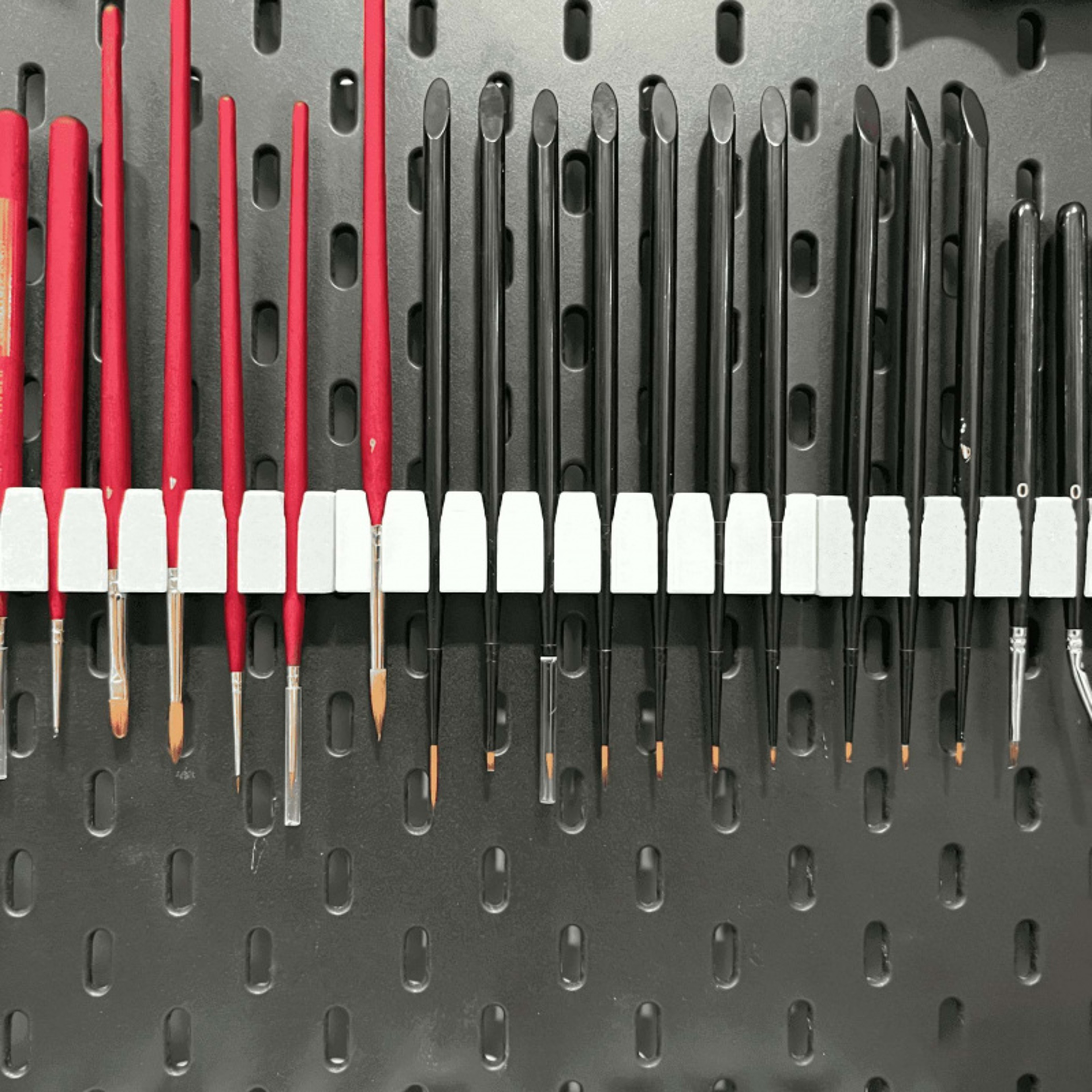Paint Brush Holder Pegboard Art Tool Organizer For Craft Brushes 1