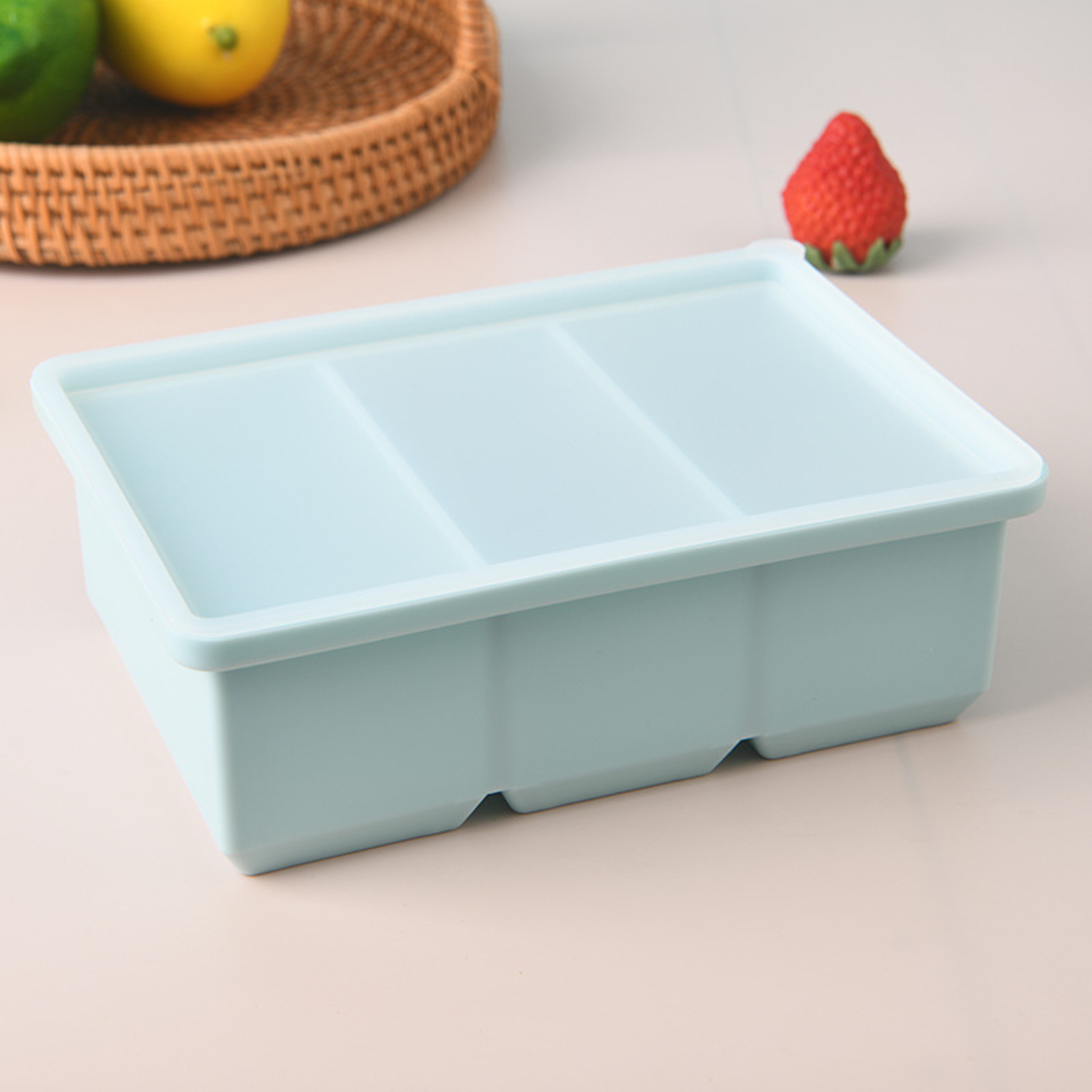 Extra Large 3 Compartment Silicone Freezer Tray With Lid For Soup Meal Prep 5