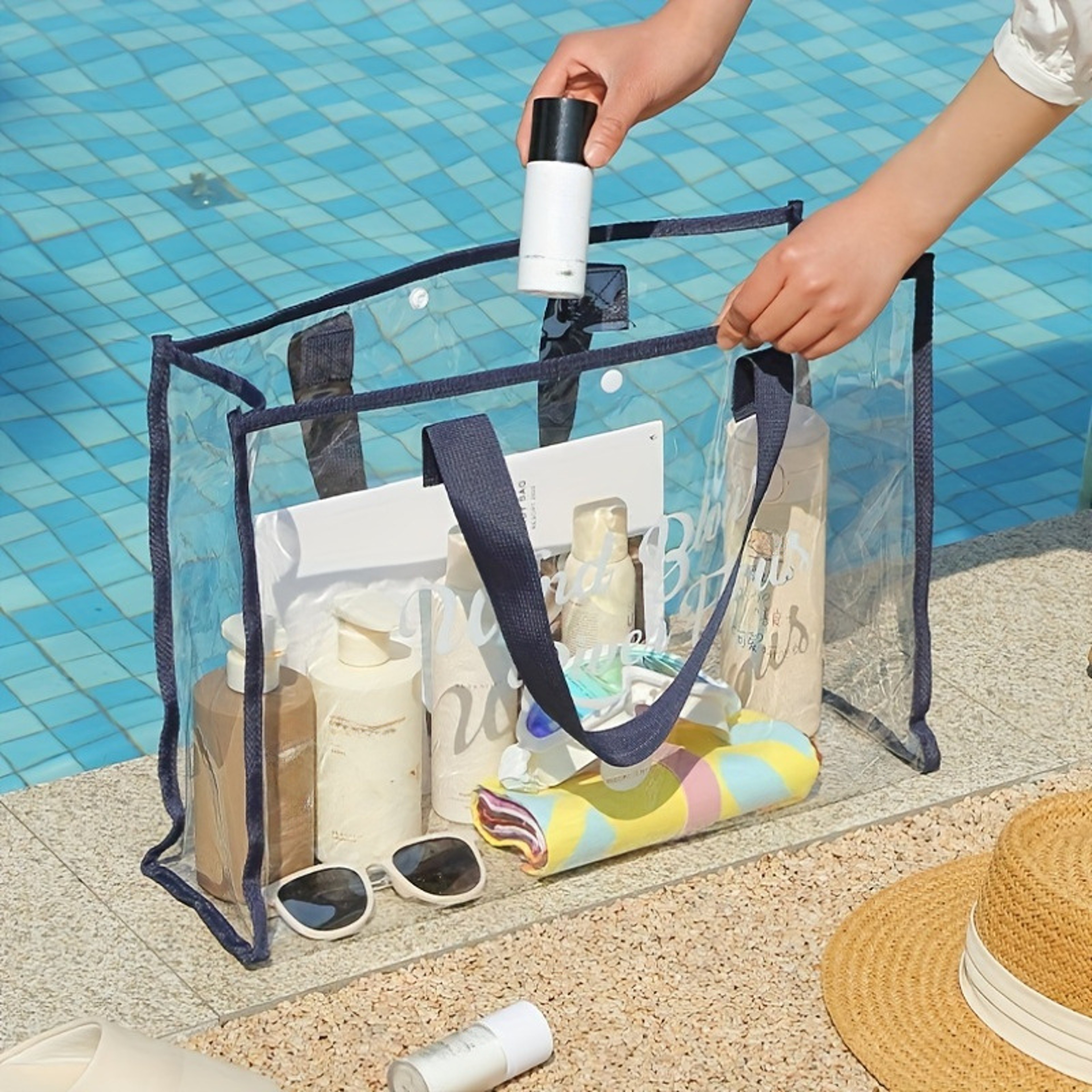 Clear PVC Storage Bag Large Capacity Waterproof Makeup And Travel Organizer 4