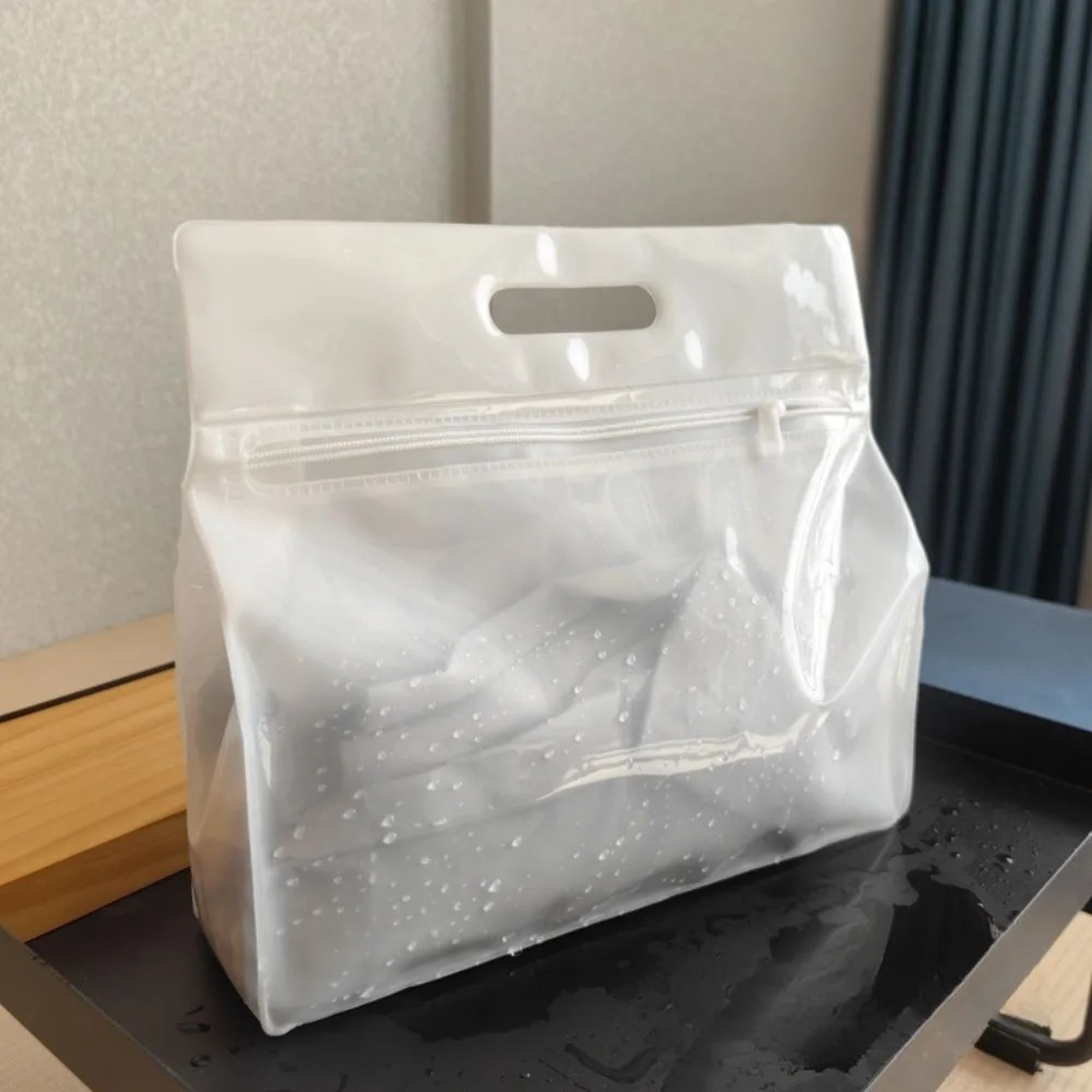 Waterproof Swimming Bag Wet Dry Separation Travel Toiletry Organizer 2