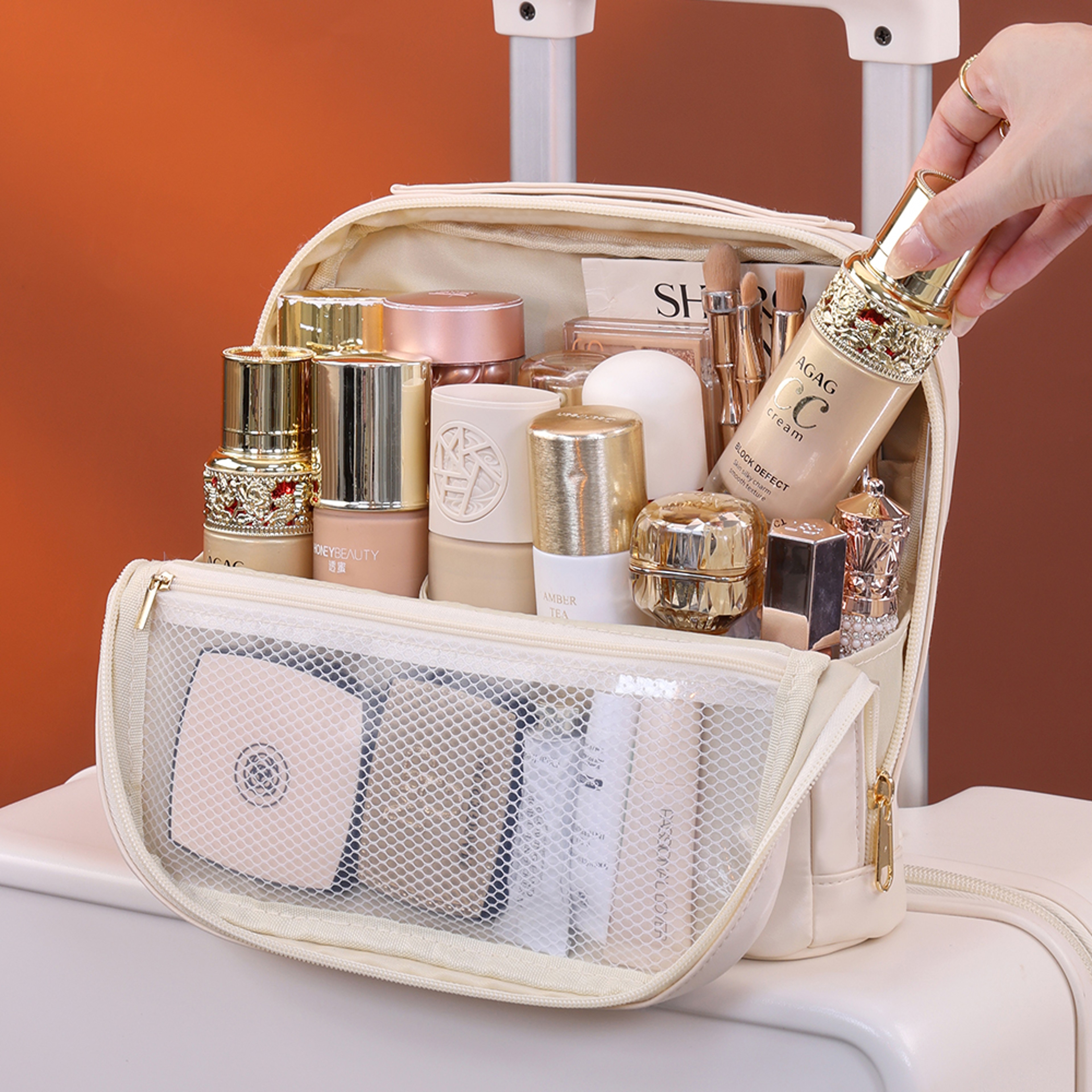 Large Capacity Standing Makeup Bag Waterproof Travel Makeup Organizer For Cosmetics And Toiletries 6