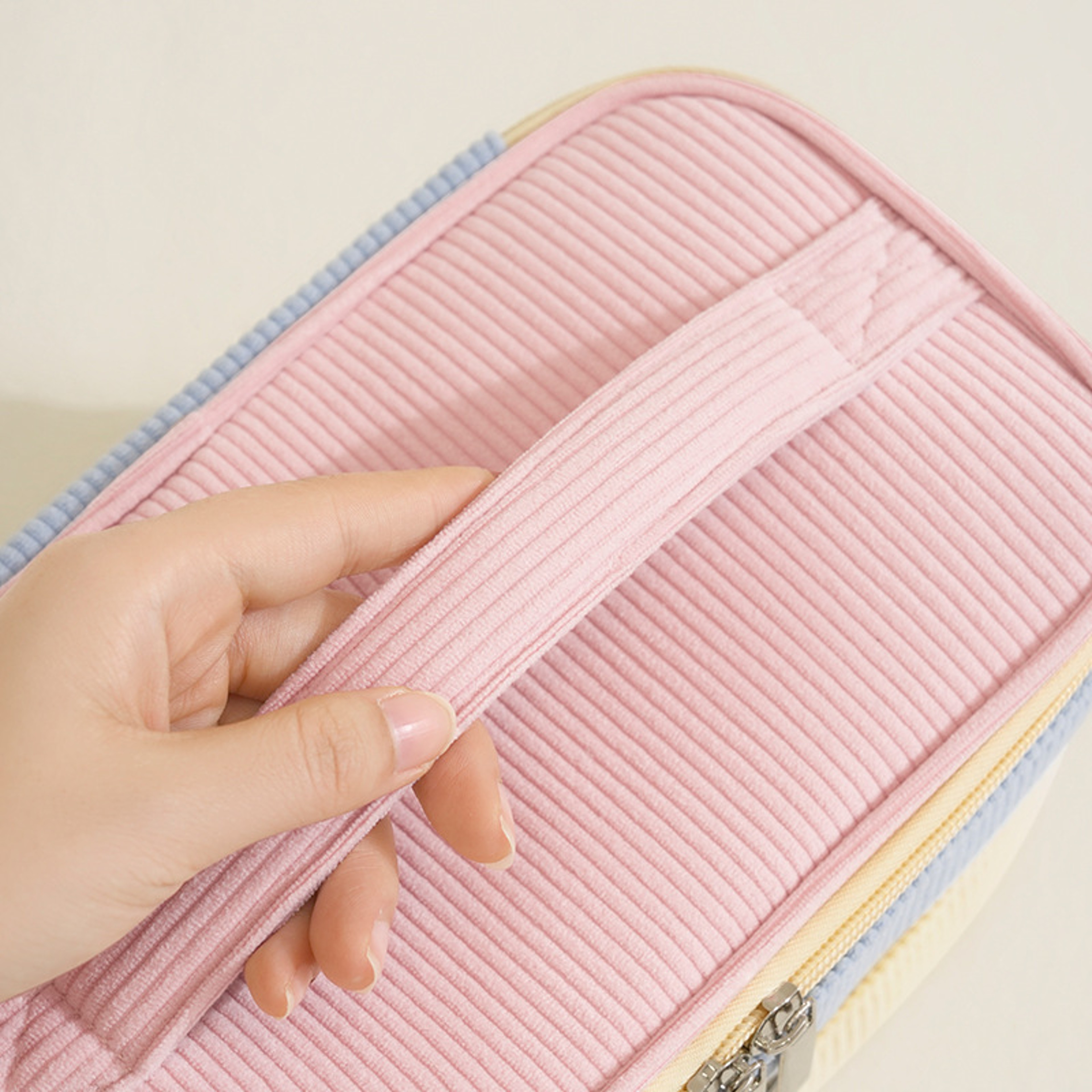 Double Layer Travel Makeup Bag Large Capacity PU Cosmetic Organizer 4
