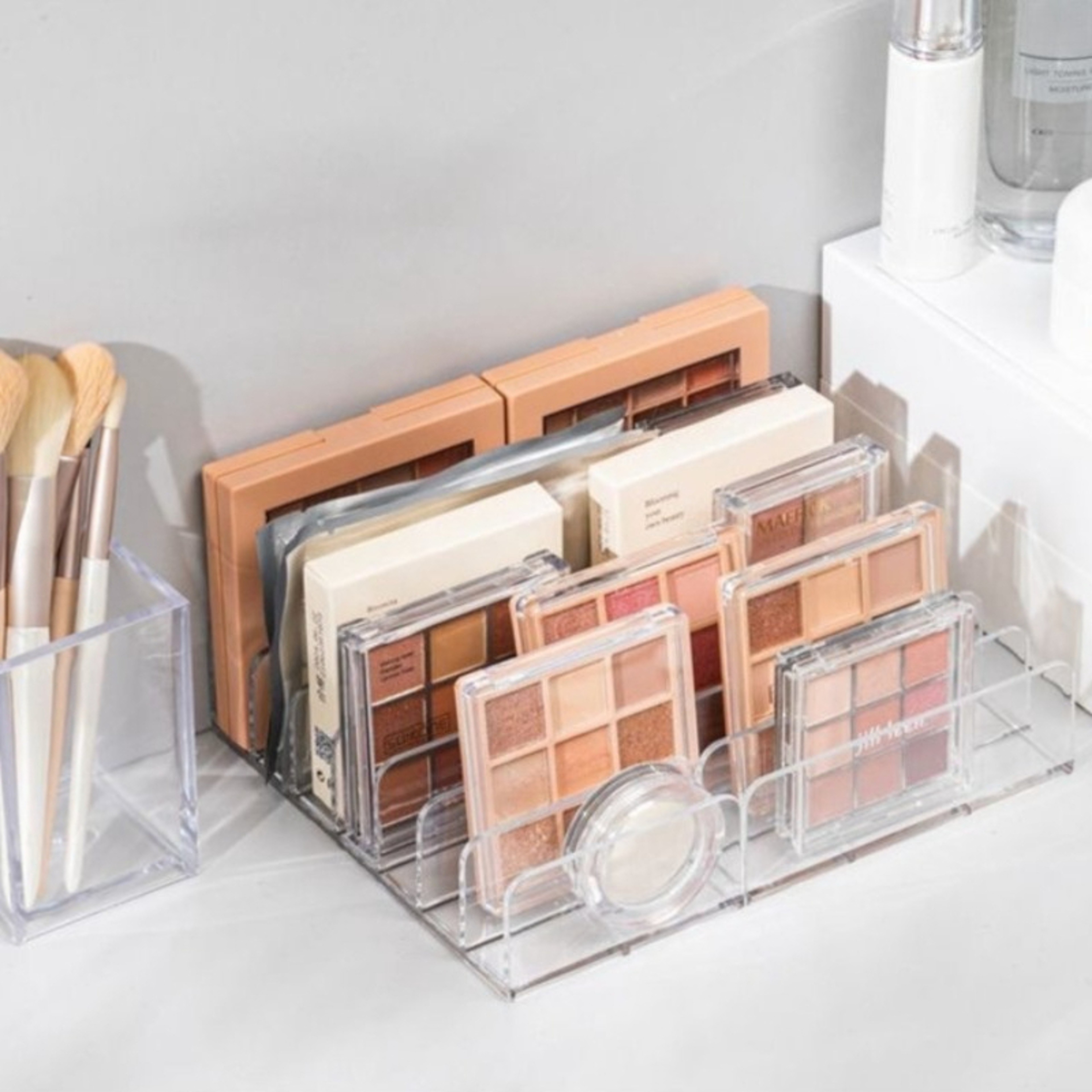 7 Compartment Makeup Organizer for Eyeshadow Palettes and Cosmetics – view 1