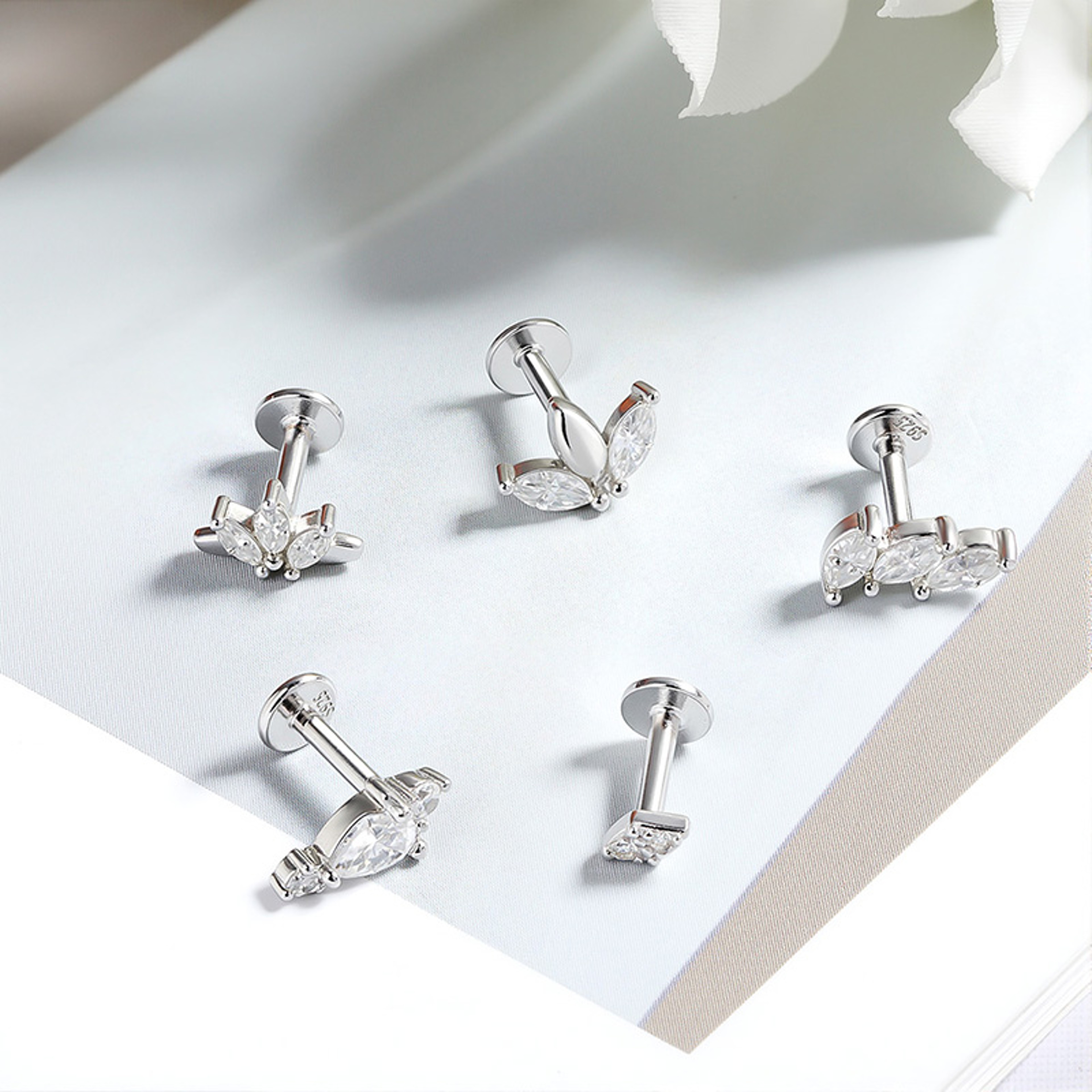 D Color VVS1 Moissanite Flat Back Stud Earring In S925 Sterling Silver 4
