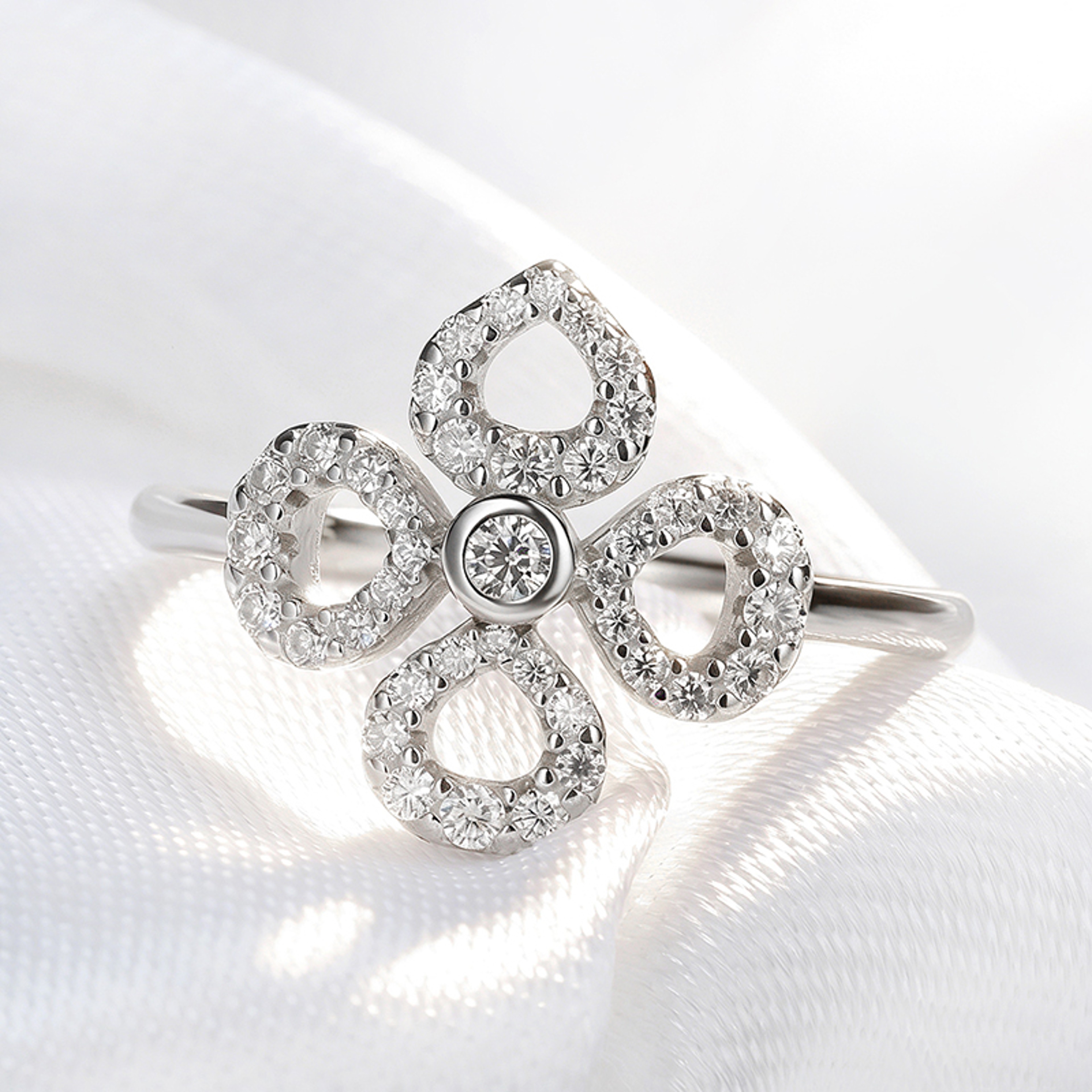 18K Gold Plated Moissanite Flower Ring in 925 Sterling Silver – view 3