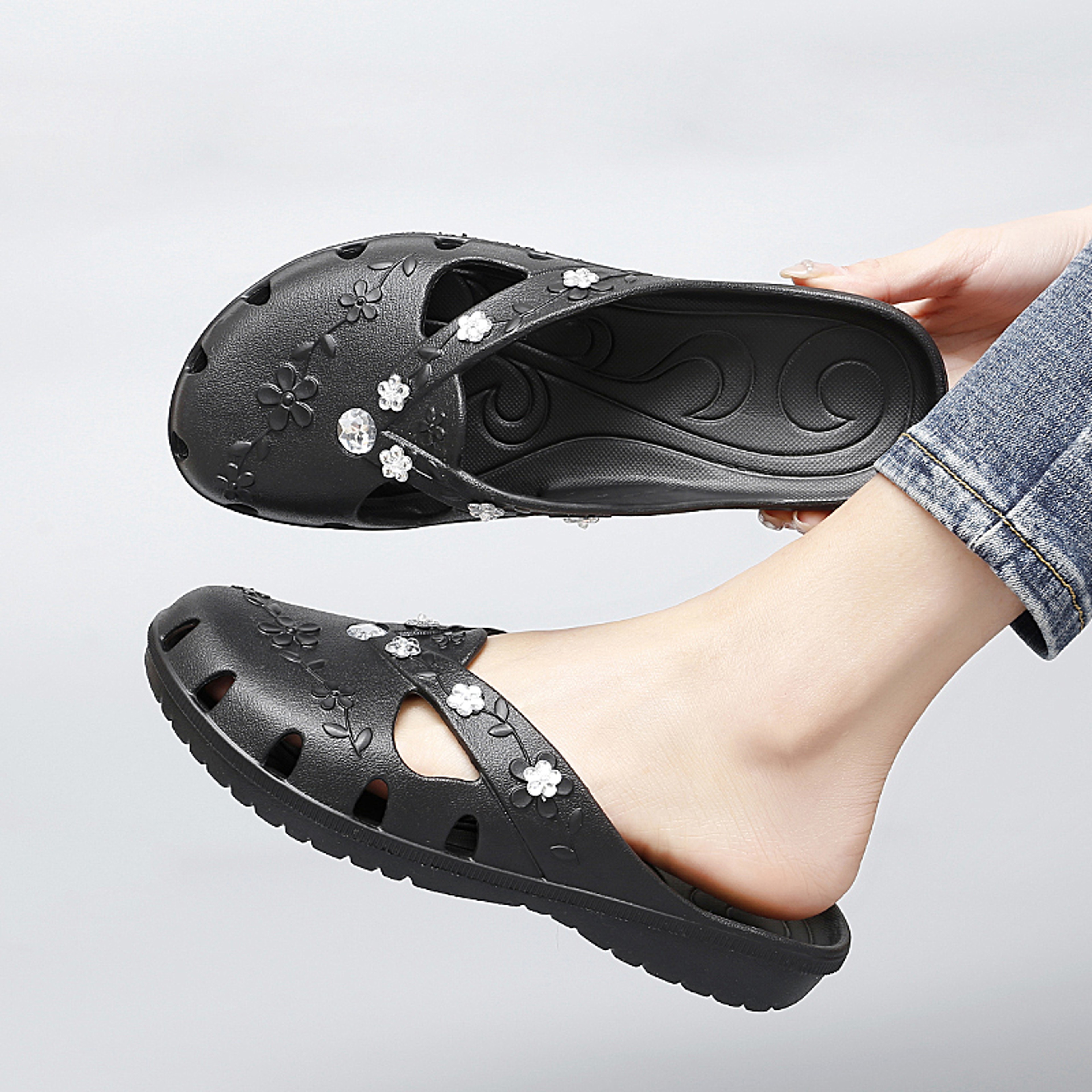 Breathable Womens Casual Clogs Lightweight Summer Beach Sandals – view 2