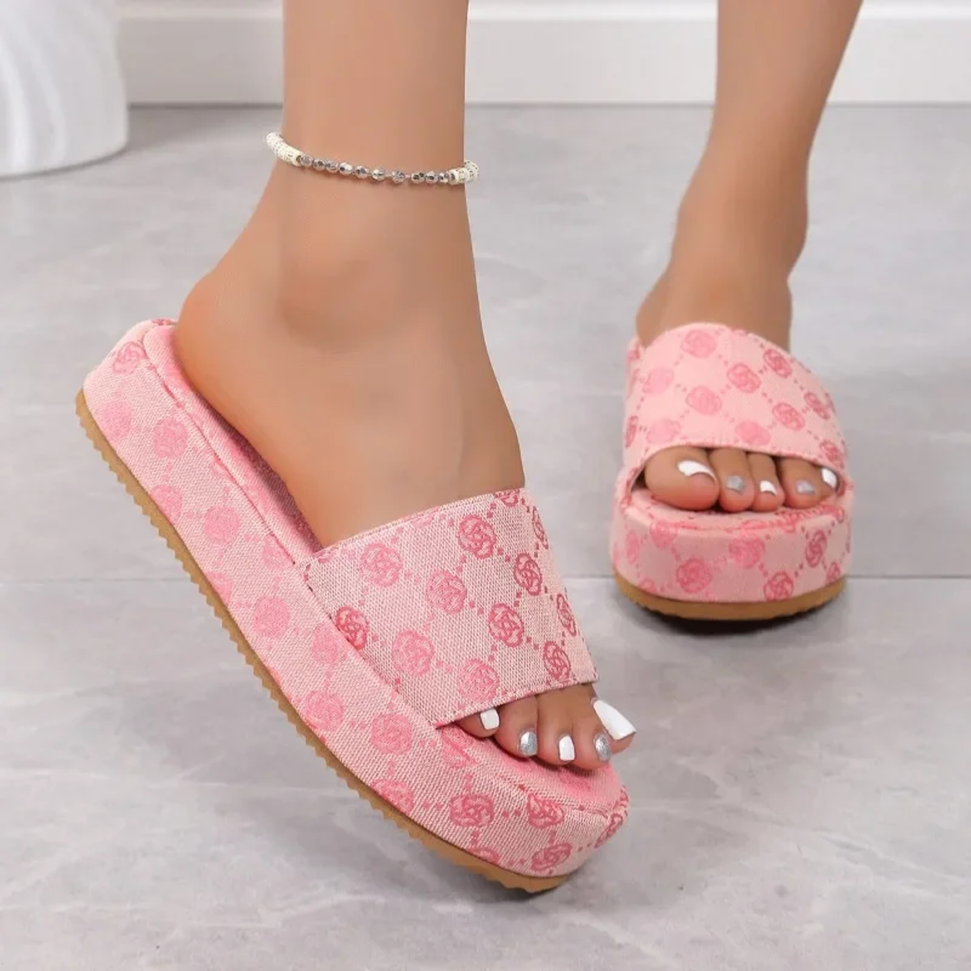 Womens Floral Platform Sandals Comfortable Slip On Beach Slides – view 1