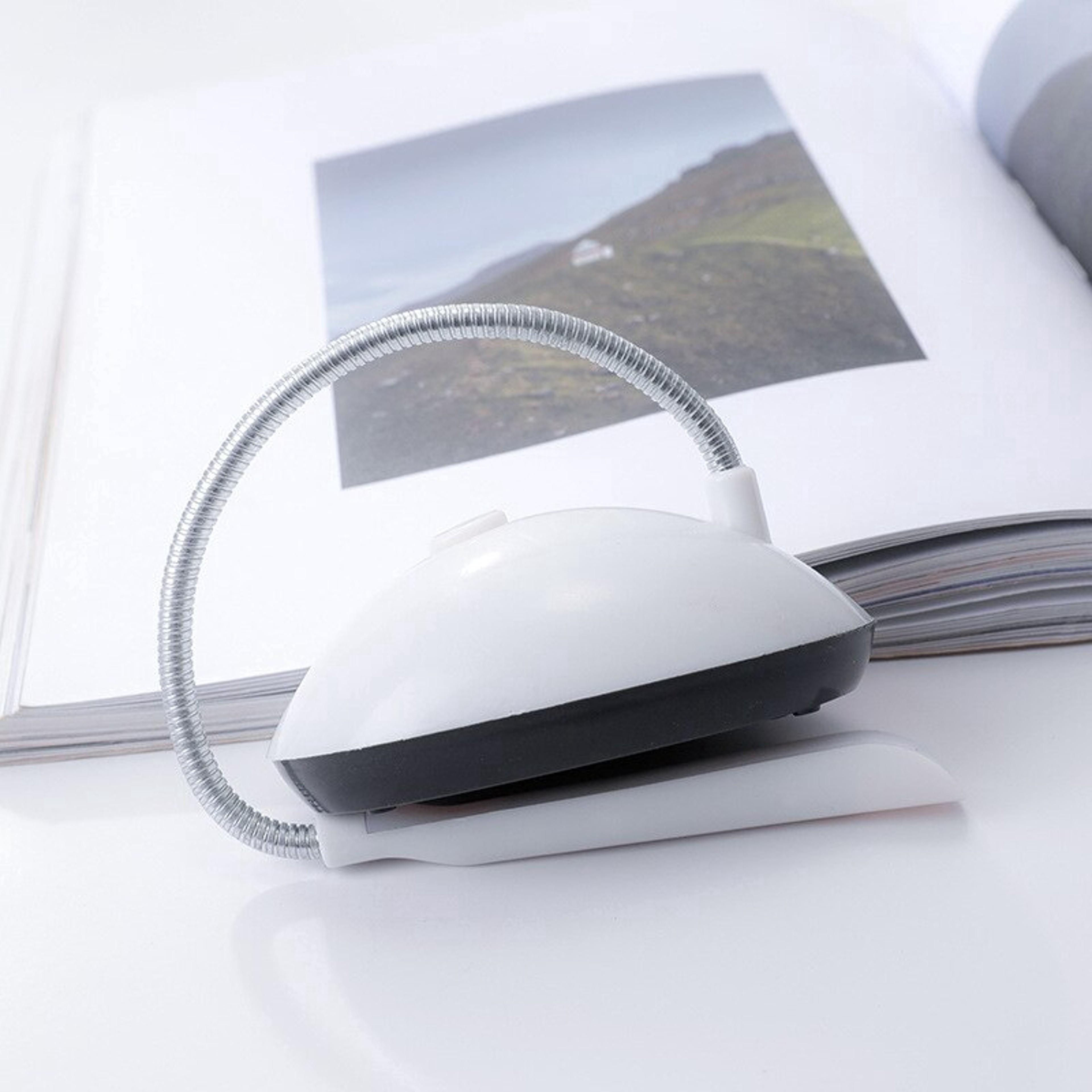 Foldable LED Desk Lamp Eye Friendly Battery Powered Reading Light – view 5