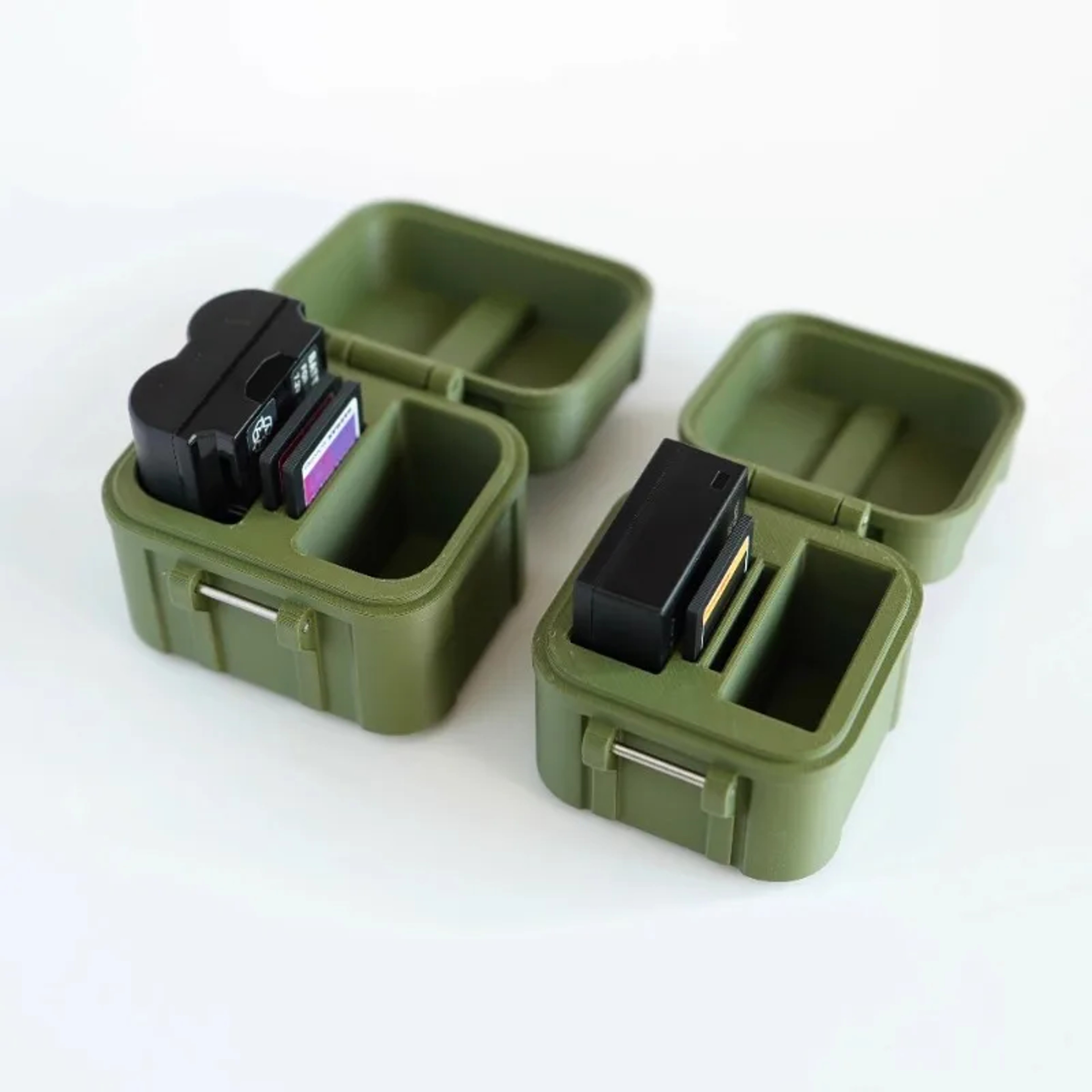 W126 W235 Battery Case With Memory Card Storage Portable Camera Organizer 3