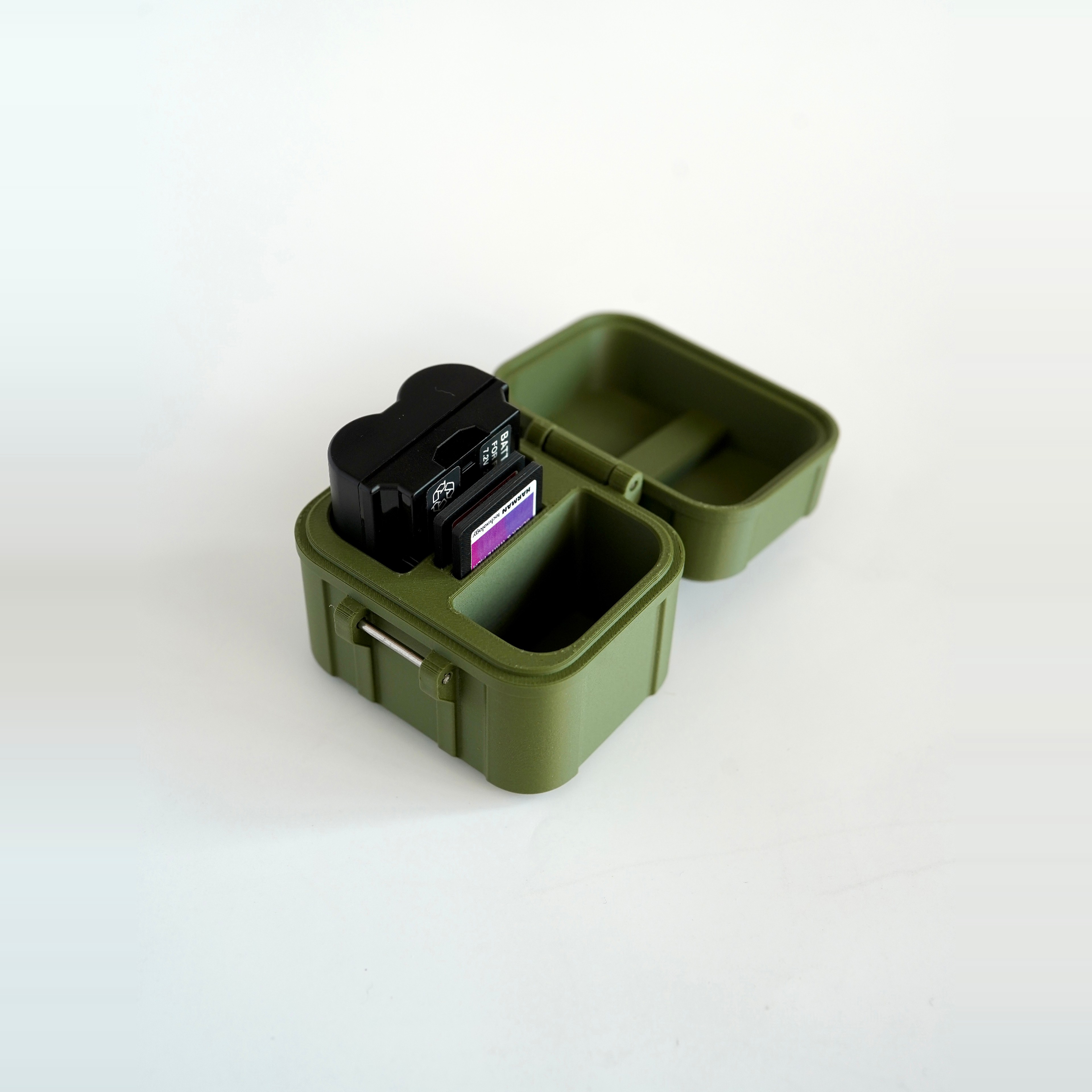 W126 W235 Battery Case With Memory Card Storage Portable Camera Organizer 0