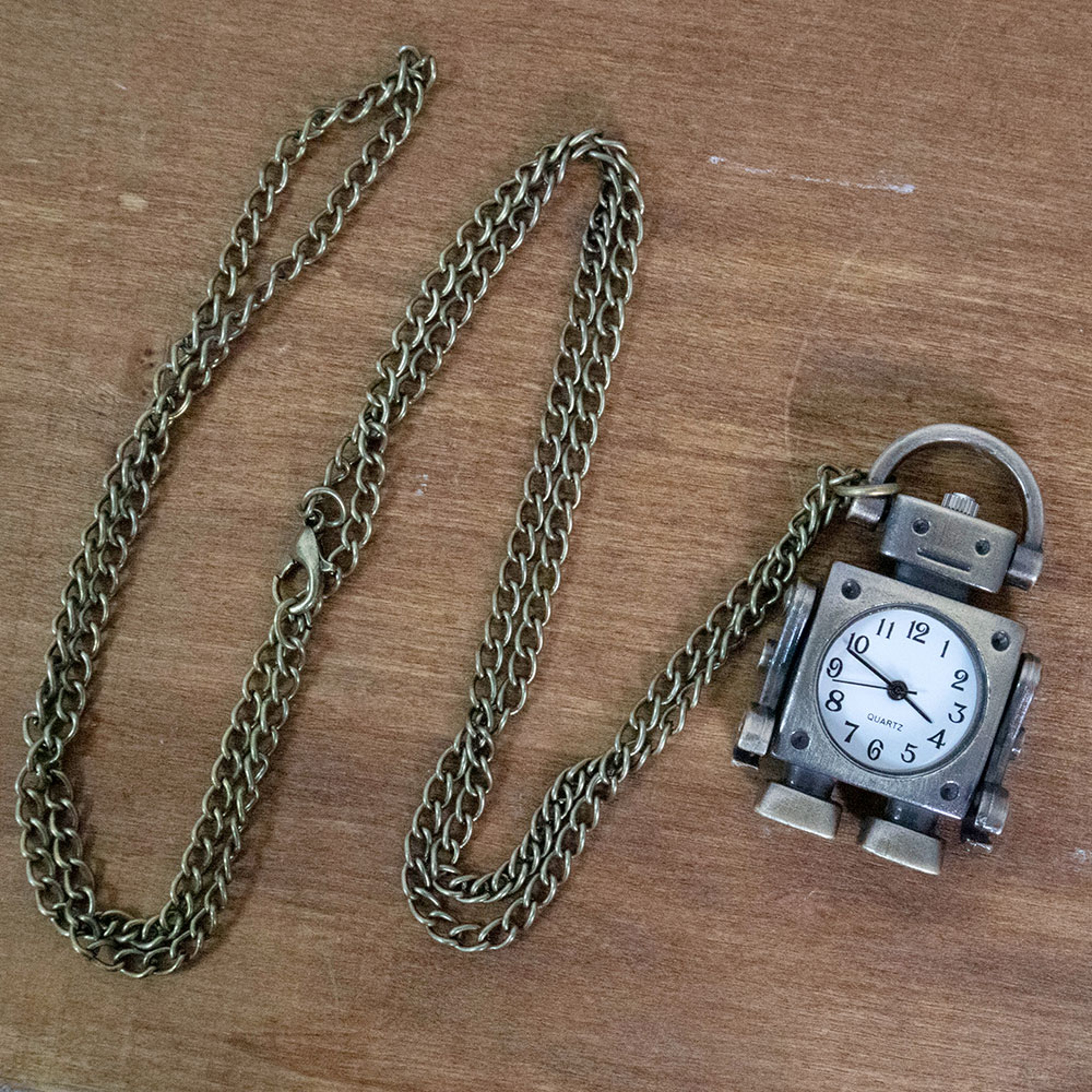 Robot Quartz Pocket Watch With Arabic Numerals And Round Antique Style Dial 2