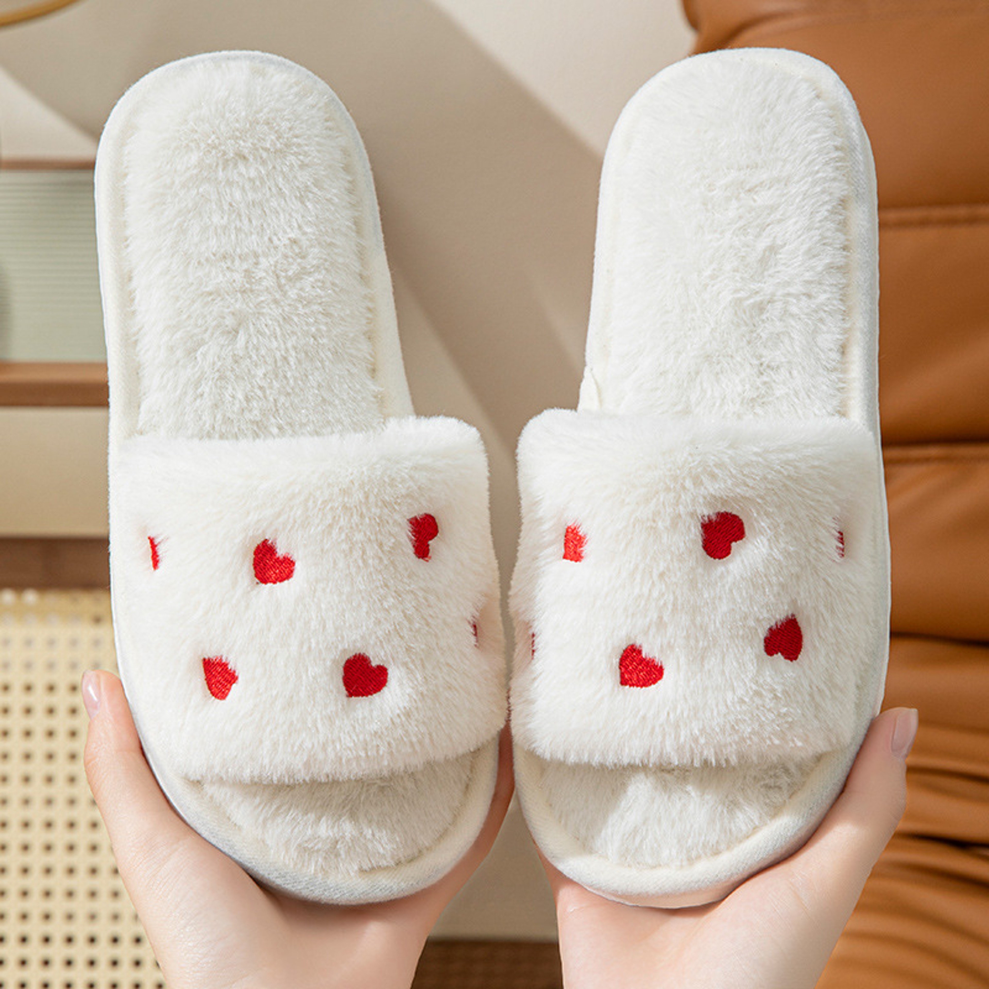 Womens Heart Plush House Slippers With Soft Insole And EVA Sole 0