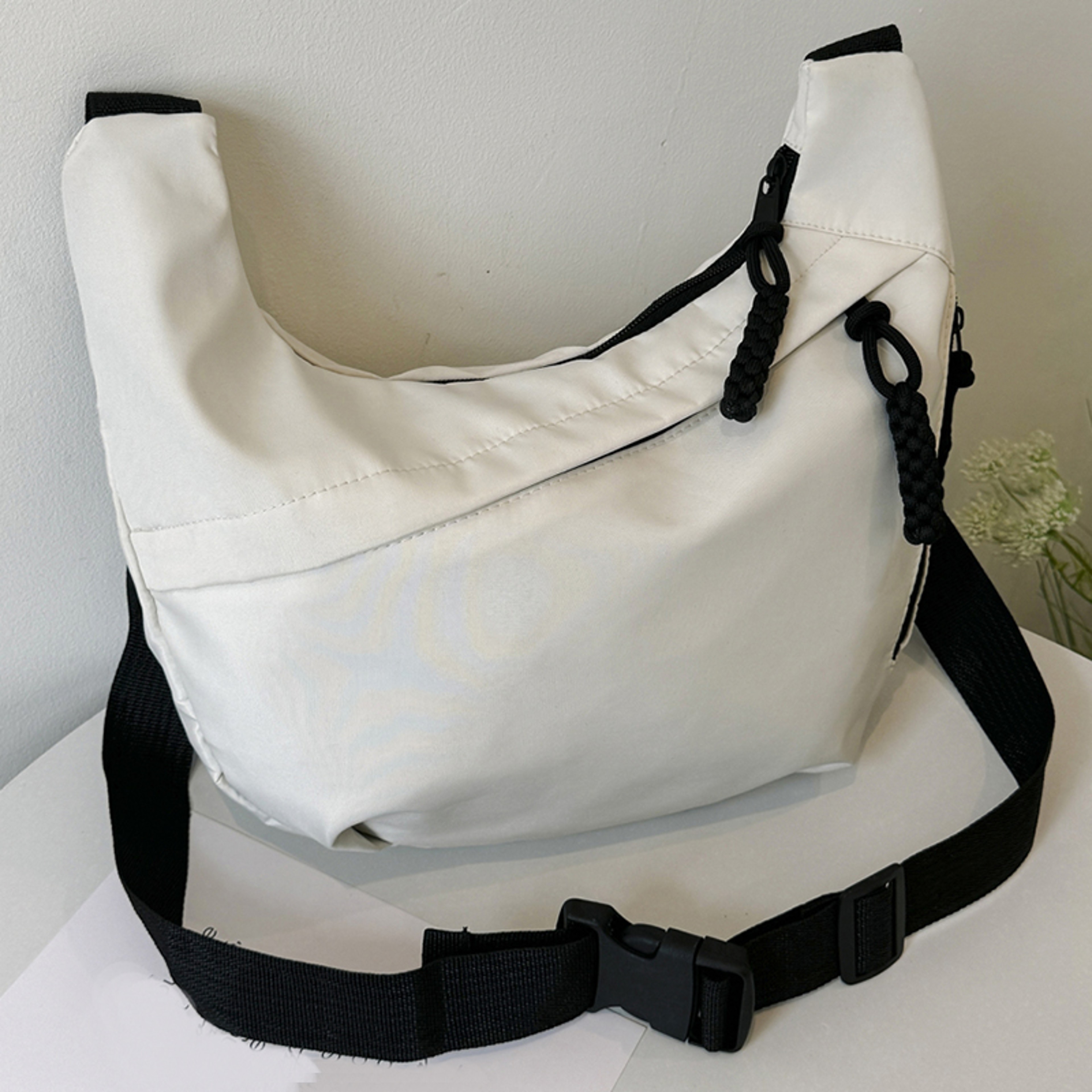 Lightweight Nylon Crossbody Phone Bag with Casual Solid Design – view 2